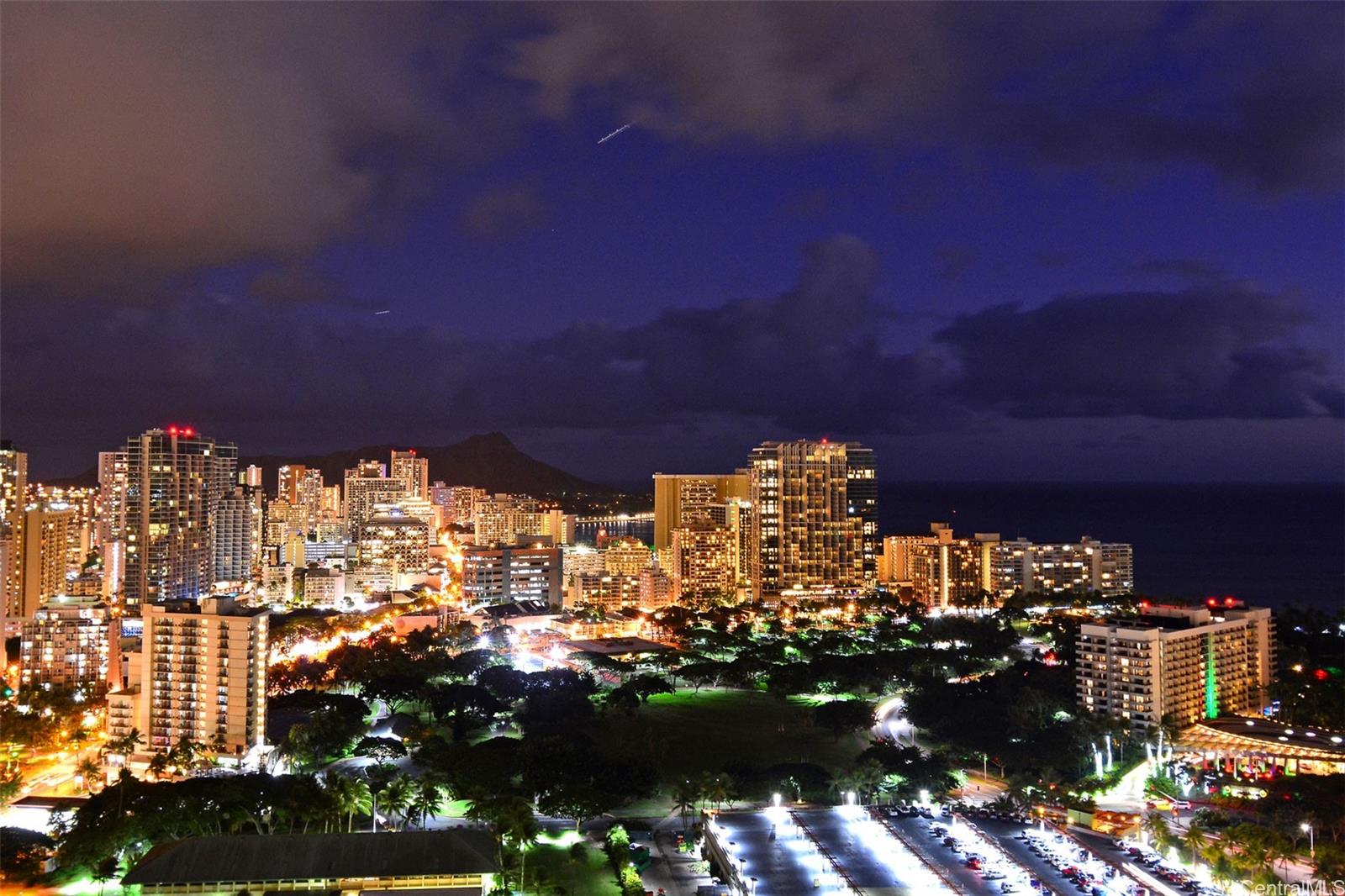 Canterbury Pl condo # 36D, Honolulu, Hawaii - photo 16 of 21