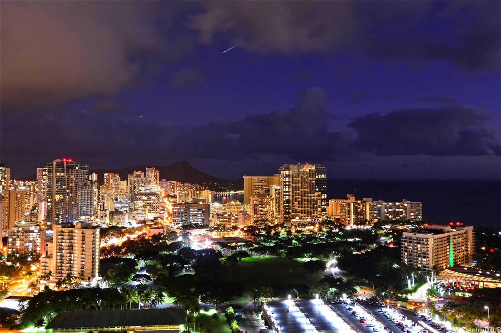 Canterbury Pl condo # 36D, Honolulu, Hawaii - photo 18 of 24