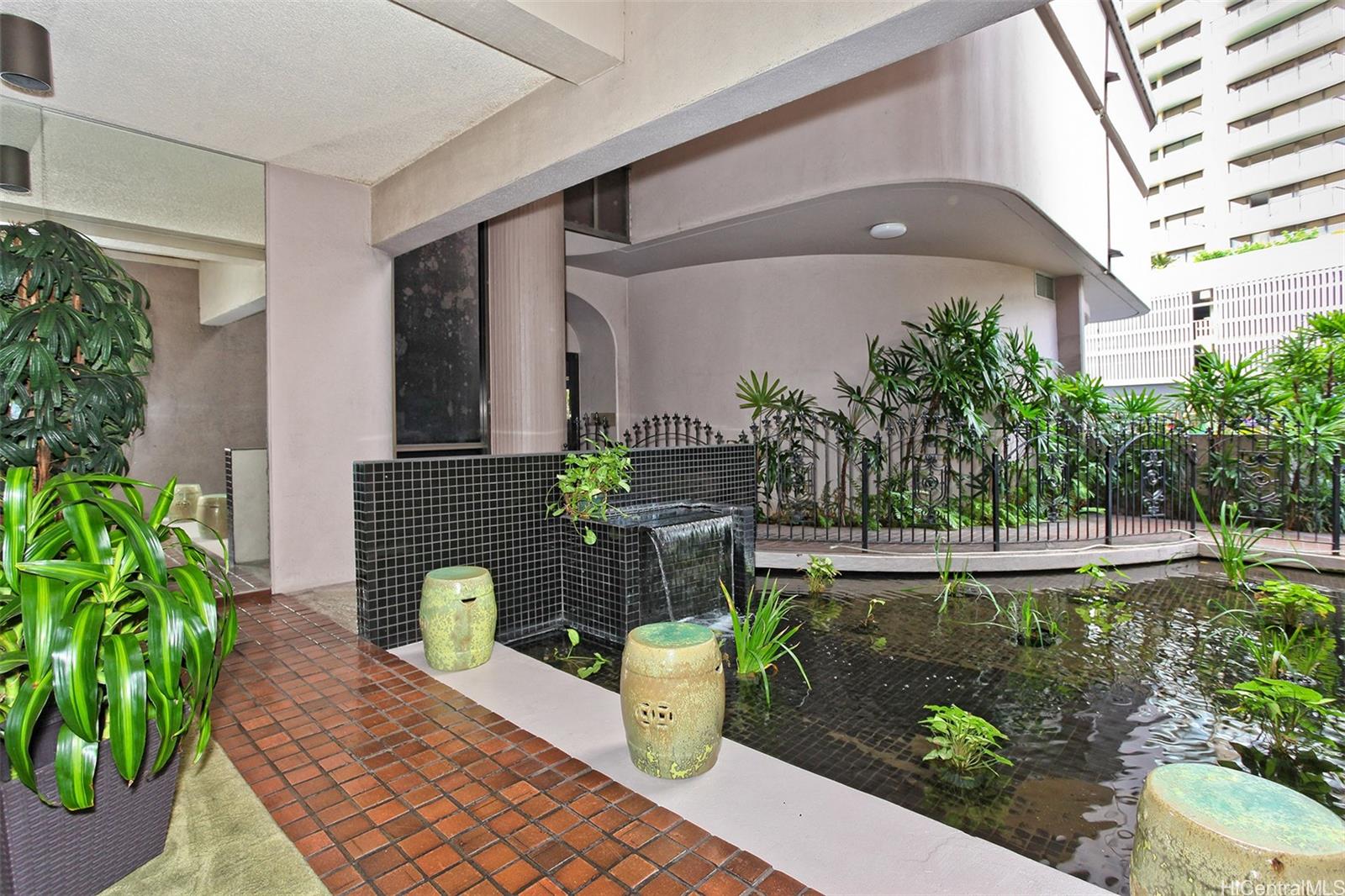 Canterbury Pl condo # 36D, Honolulu, Hawaii - photo 20 of 24