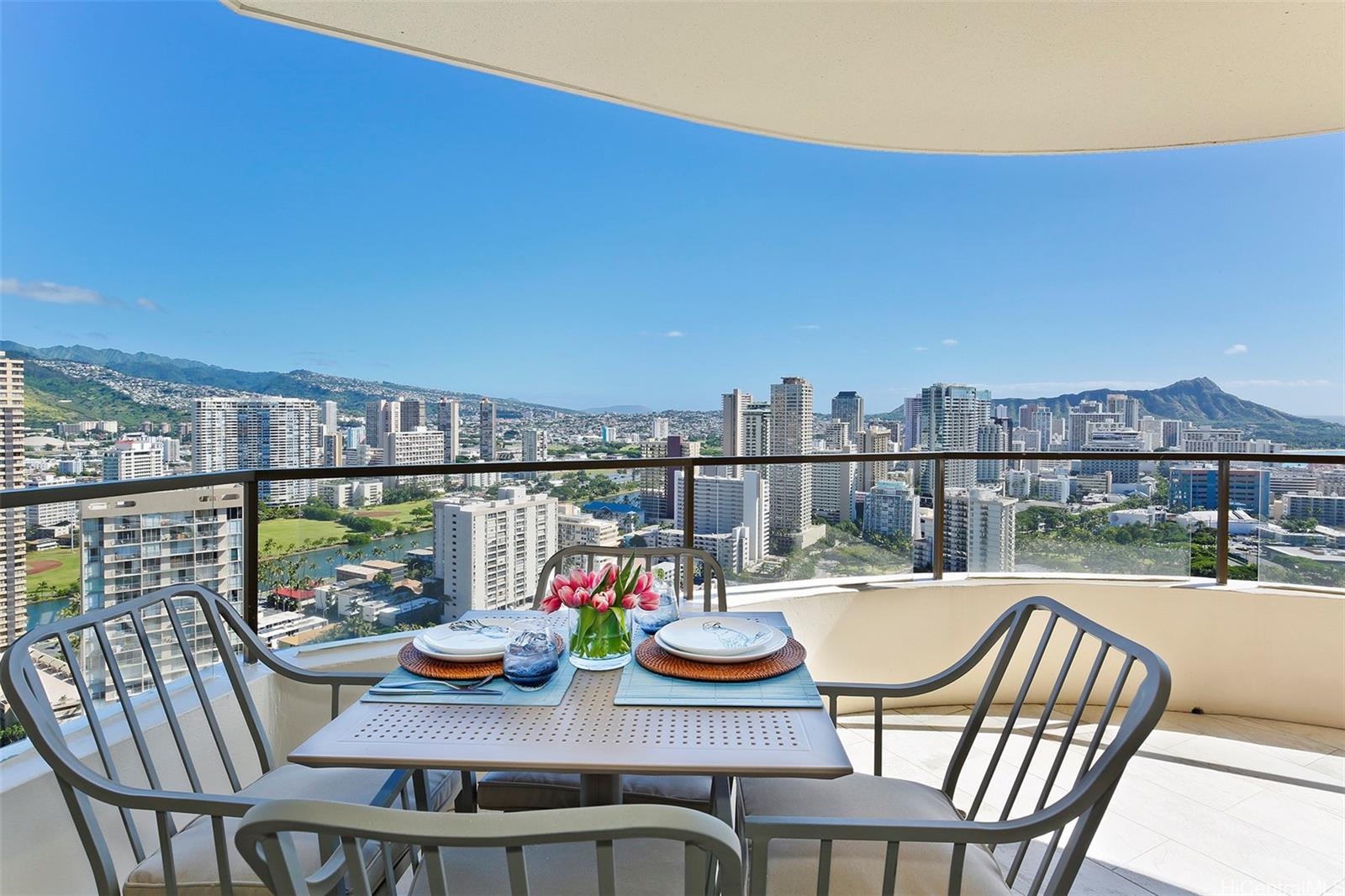 Canterbury Pl condo # 36D, Honolulu, Hawaii - photo 4 of 24