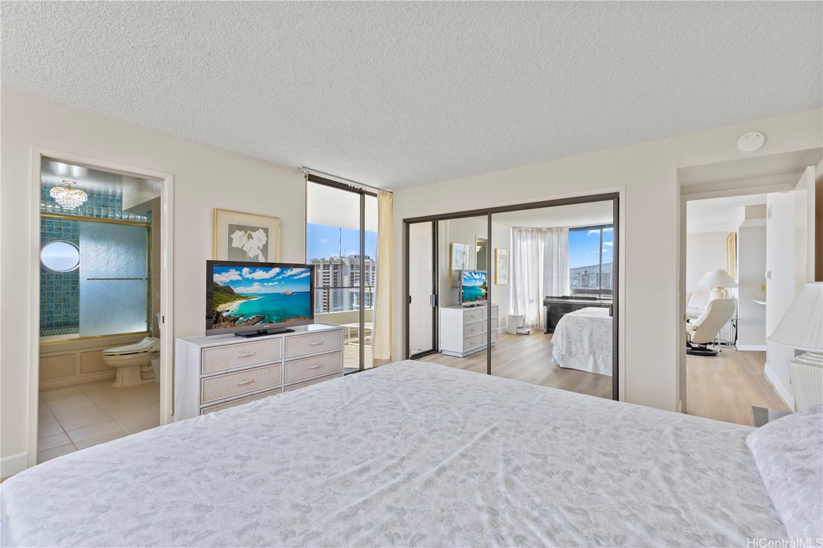 1910 Ala Moana Blvd Honolulu - Rental - photo 13 of 24