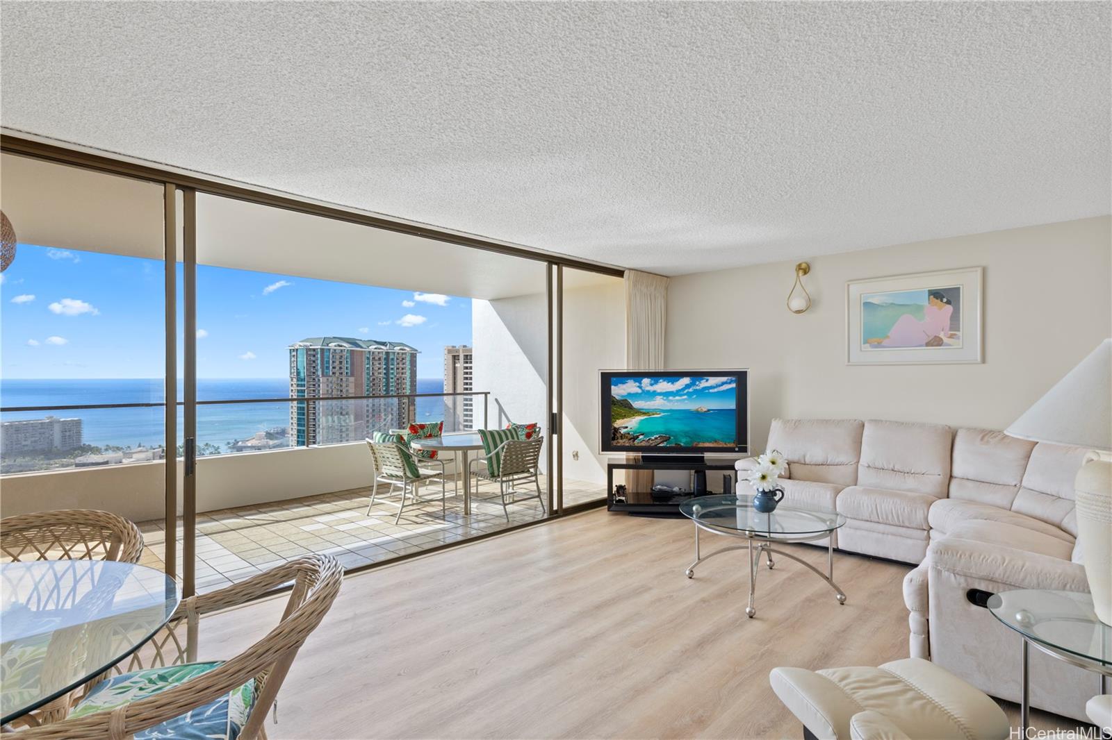 1910 Ala Moana Blvd Honolulu - Rental - photo 6 of 24