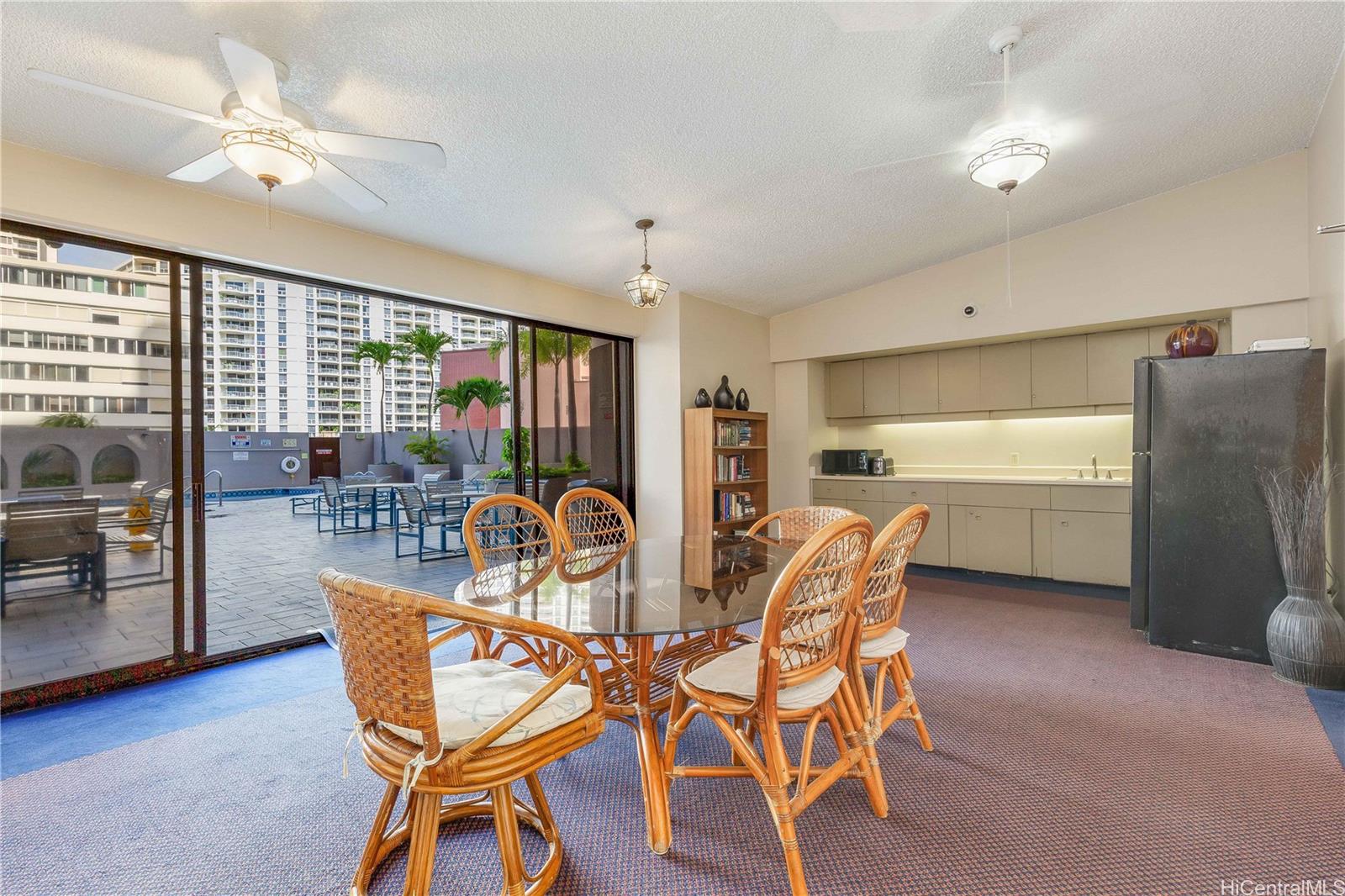 Canterbury Pl condo # 8C, Honolulu, Hawaii - photo 21 of 24