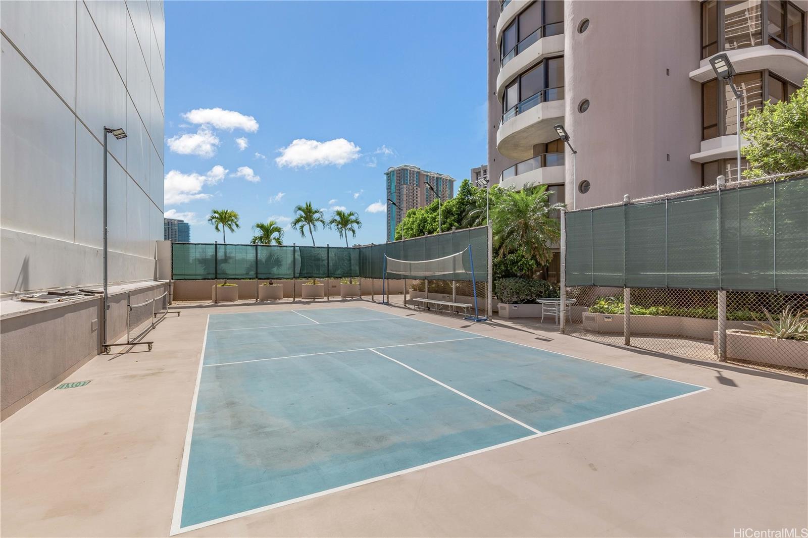 Canterbury Pl condo # 8C, Honolulu, Hawaii - photo 23 of 24