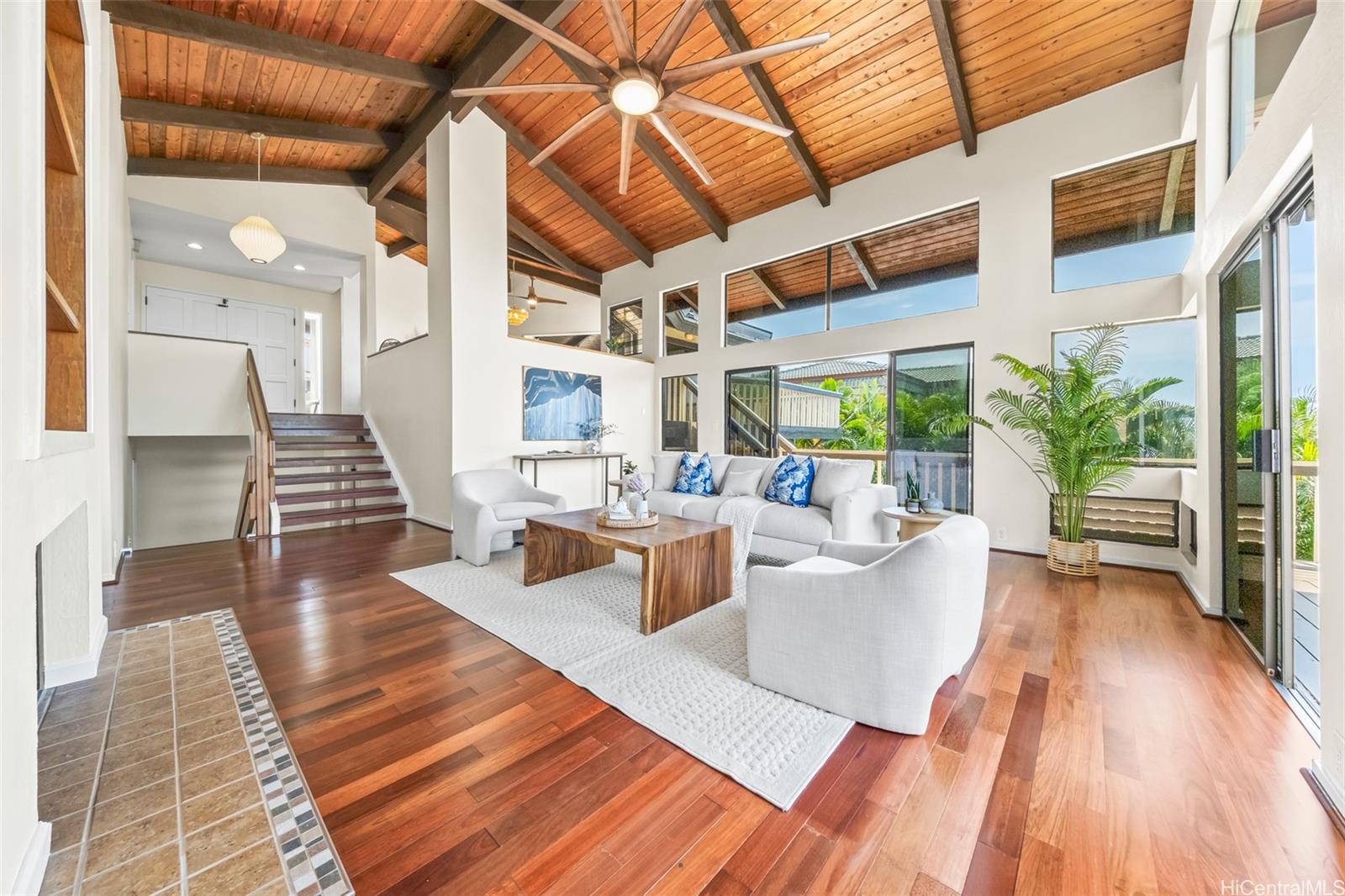 1912  Alaweo Street Waialae Iki, Diamond Head home - photo 7 of 25
