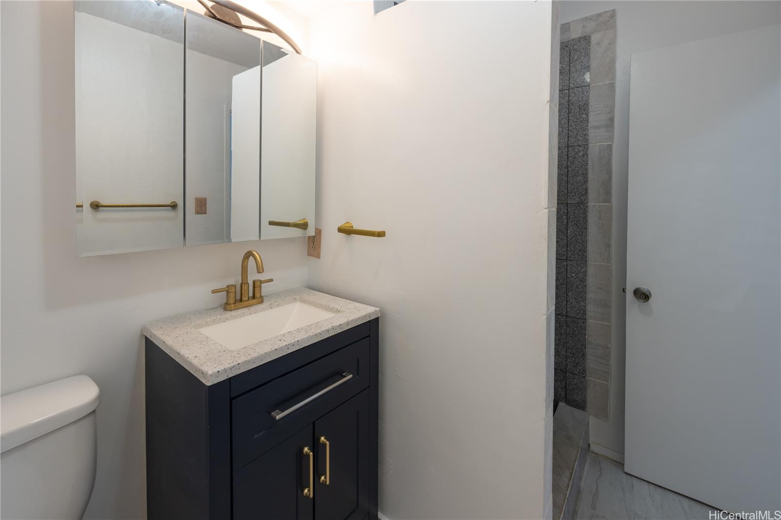 University Court Apts condo # 305, Honolulu, Hawaii - photo 13 of 17