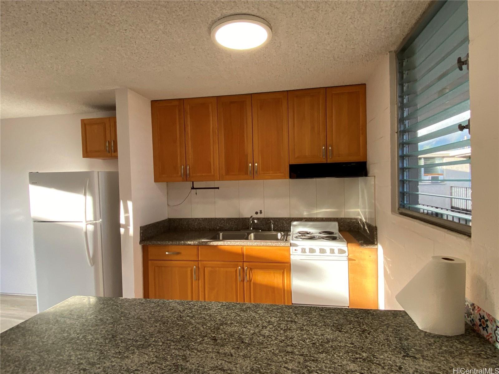 1914 University Ave Honolulu - Rental - photo 3 of 25