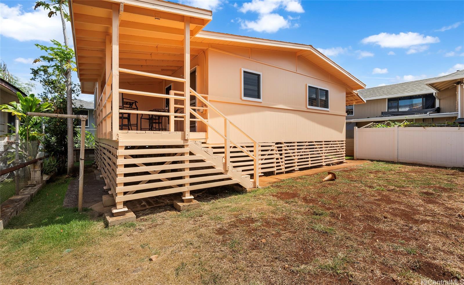 1915  Lohilani Street Kalihi-lower, Honolulu home - photo 19 of 25