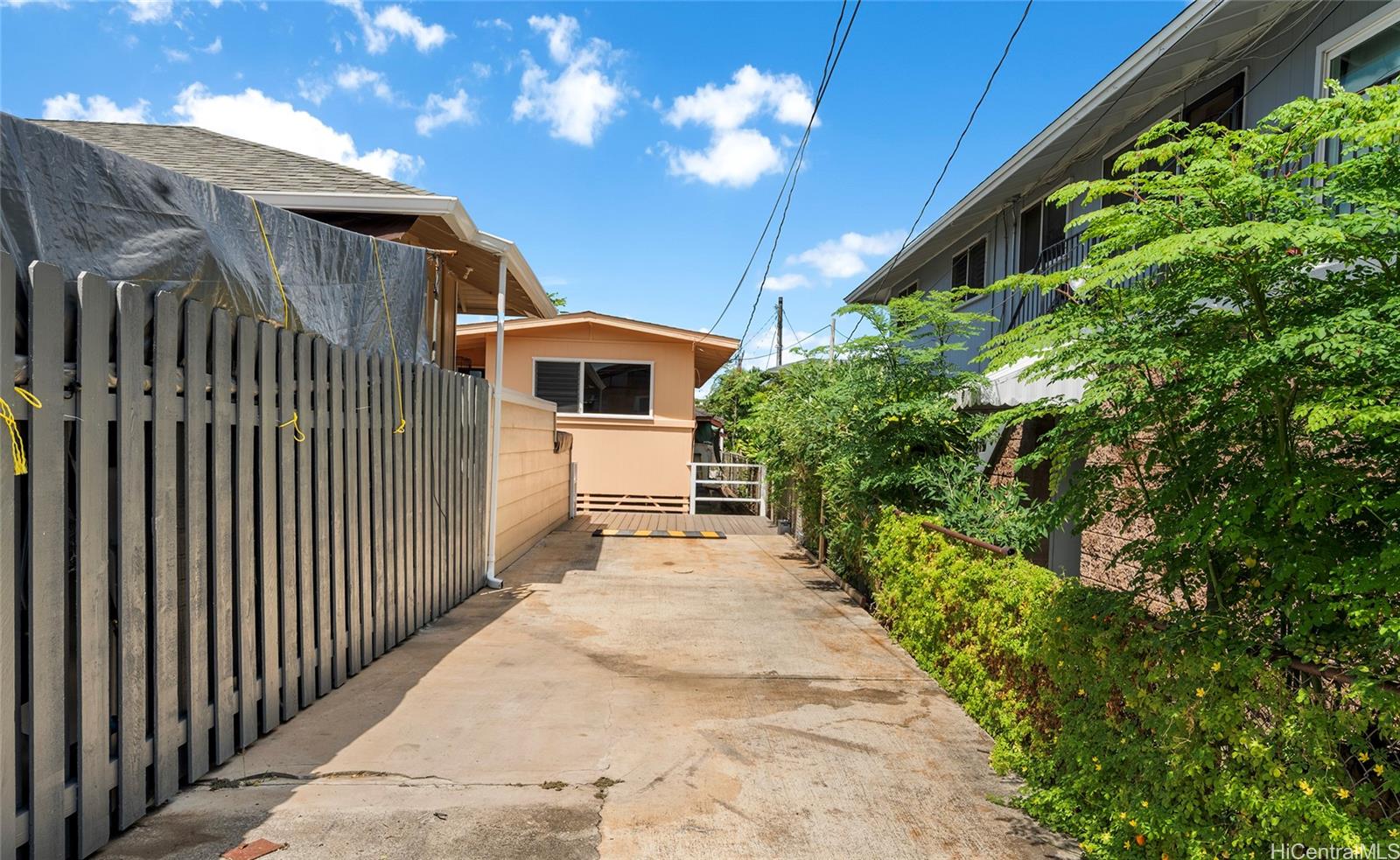 1915  Lohilani Street Kalihi-lower, Honolulu home - photo 21 of 25