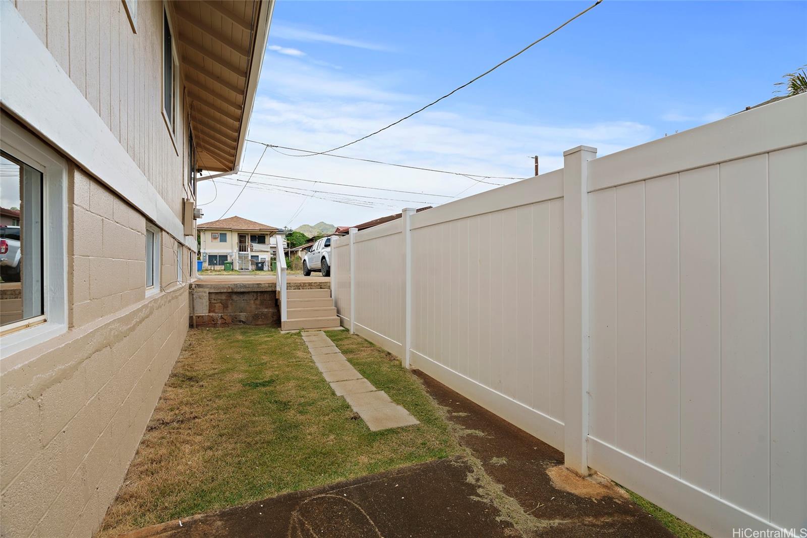 1915  Lohilani Street Kalihi-lower, Honolulu home - photo 16 of 20