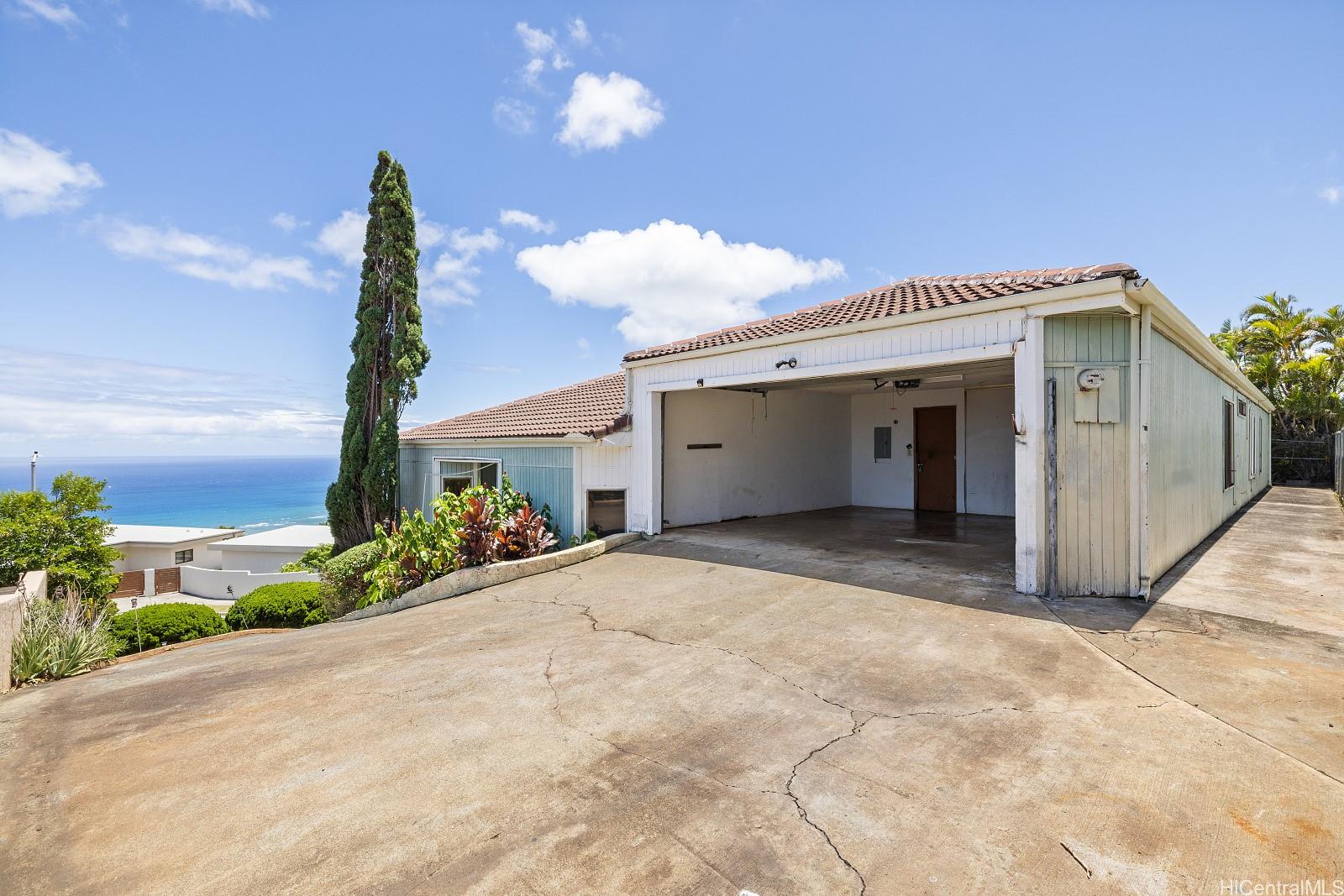 1918  Hawane Place Waialae Iki, Diamond Head home - photo 23 of 25