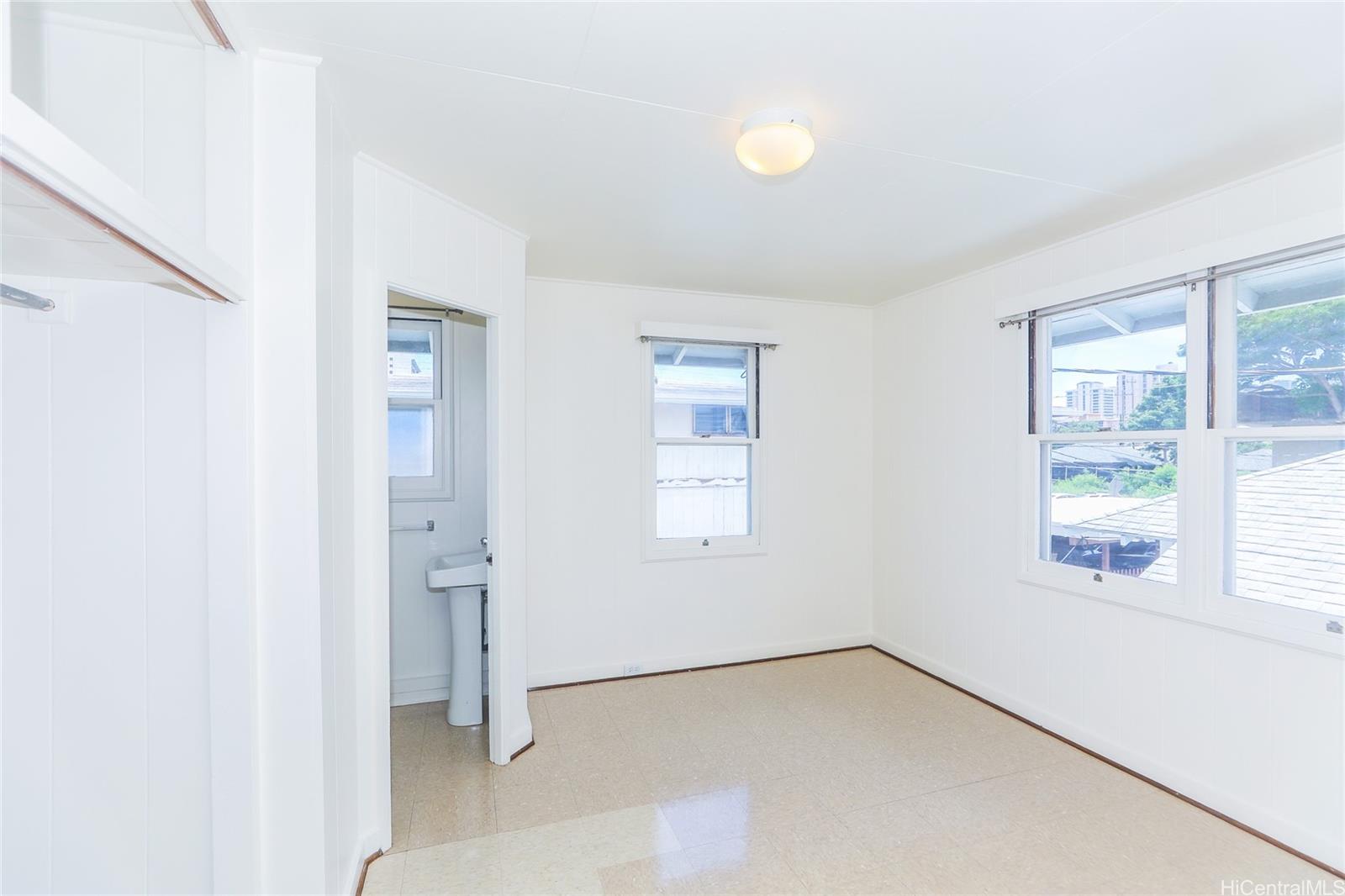 1918 Waiola St Honolulu - Rental - photo 9 of 19