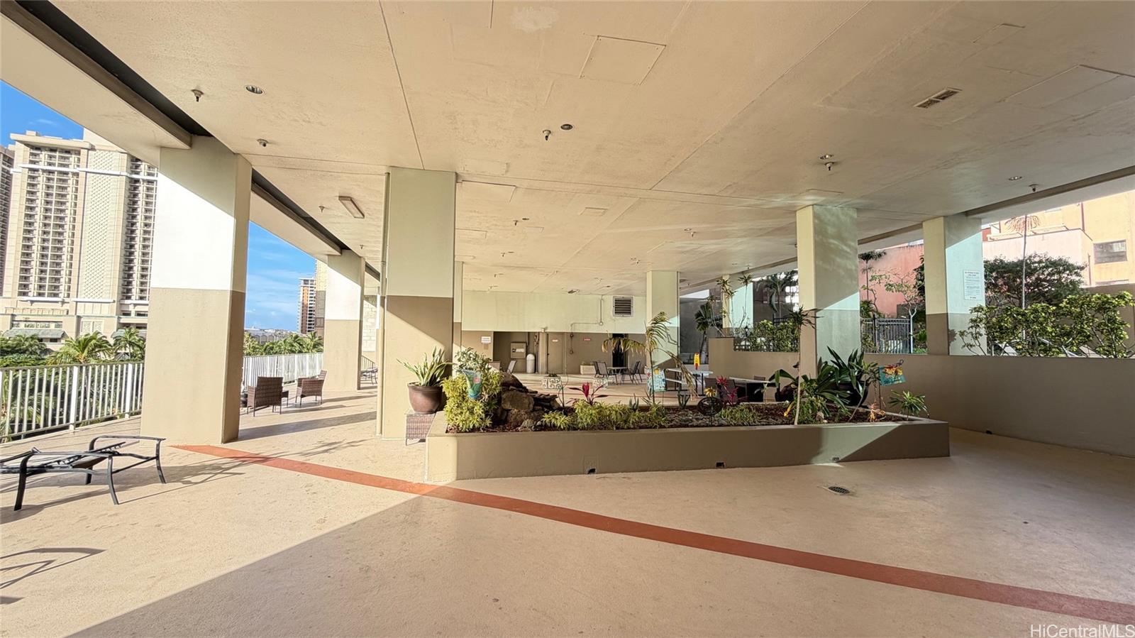 Inn On The Park condo # 1115, Honolulu, Hawaii - photo 7 of 12