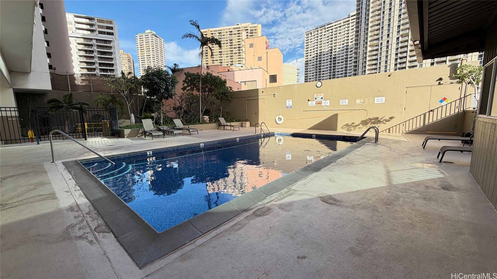 Inn On The Park condo # 1115, Honolulu, Hawaii - photo 10 of 12