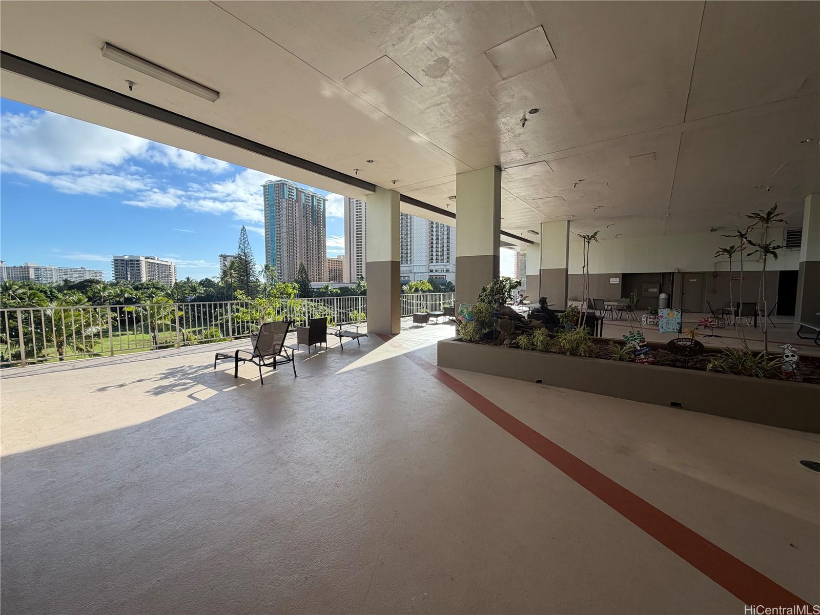 Inn On The Park condo # 1414, Honolulu, Hawaii - photo 12 of 17