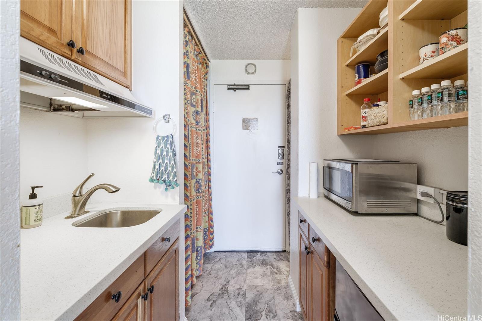 Inn On The Park condo # 2009, Honolulu, Hawaii - photo 7 of 15