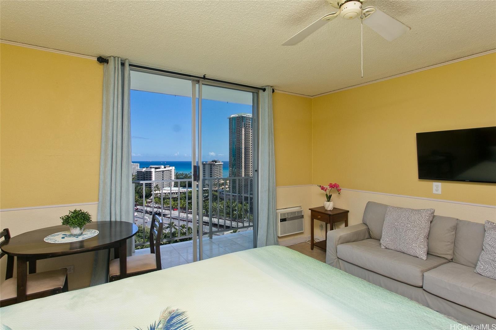 Inn On The Park condo # 2013, Honolulu, Hawaii - photo 3 of 17