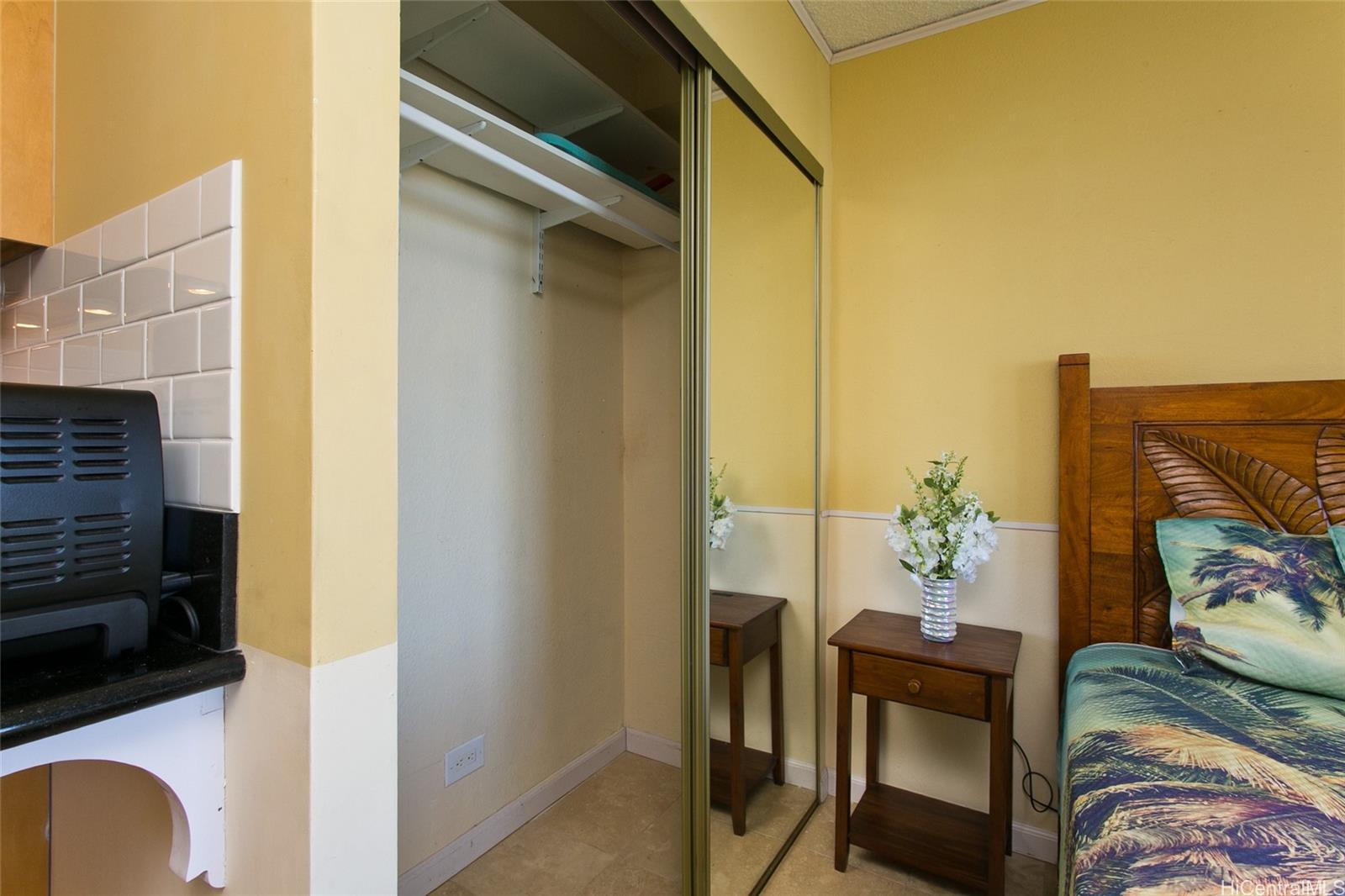 Inn On The Park condo # 2013, Honolulu, Hawaii - photo 7 of 17