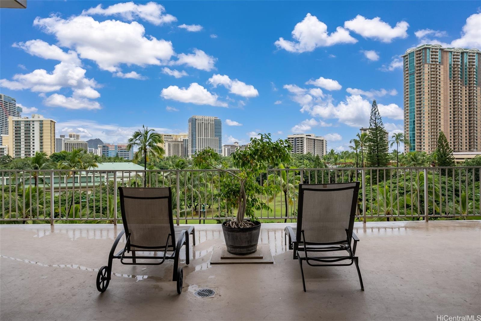 Inn On The Park condo # 2212, Honolulu, Hawaii - photo 7 of 20