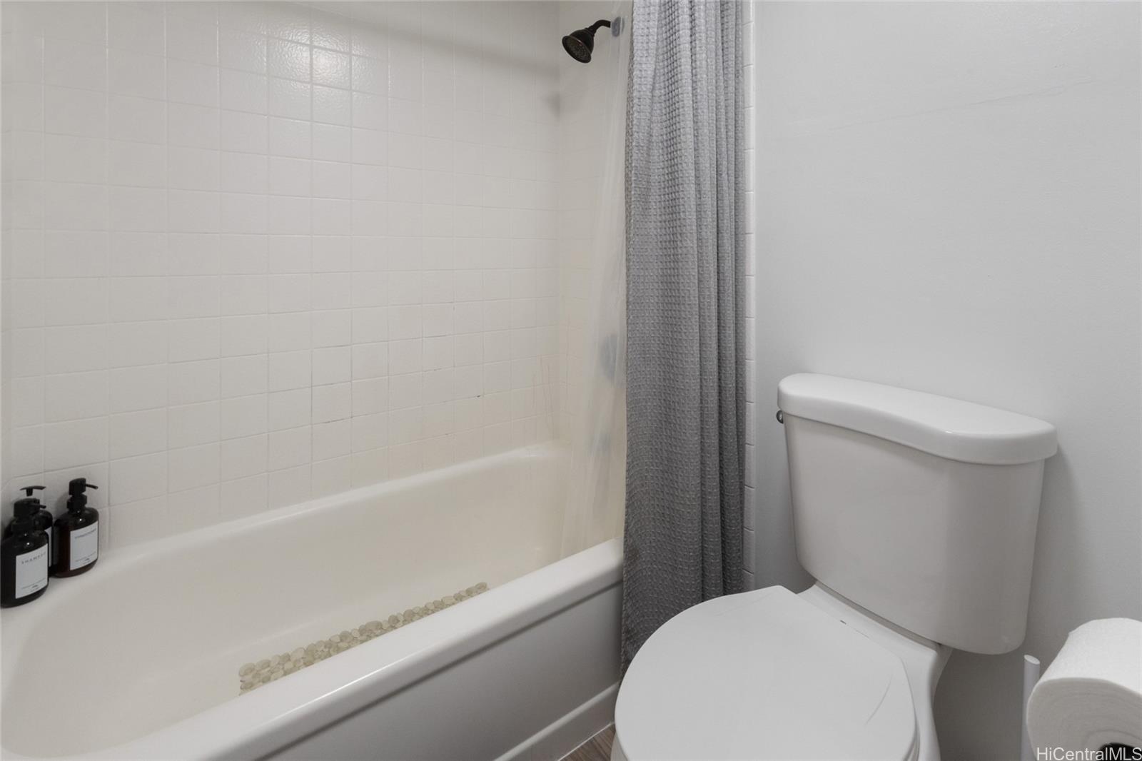 Inn on the Park condo # 602, Honolulu, Hawaii - photo 14 of 25
