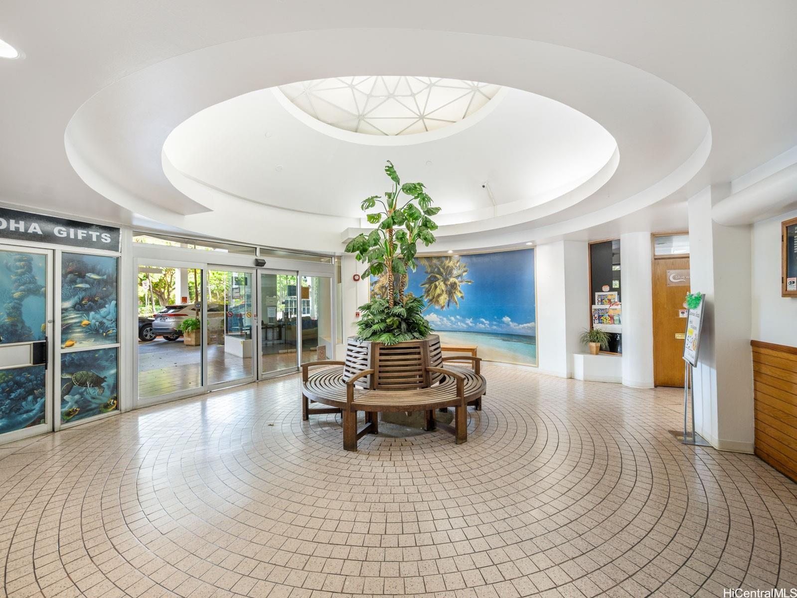 Inn On The Park condo # 706, Honolulu, Hawaii - photo 11 of 16