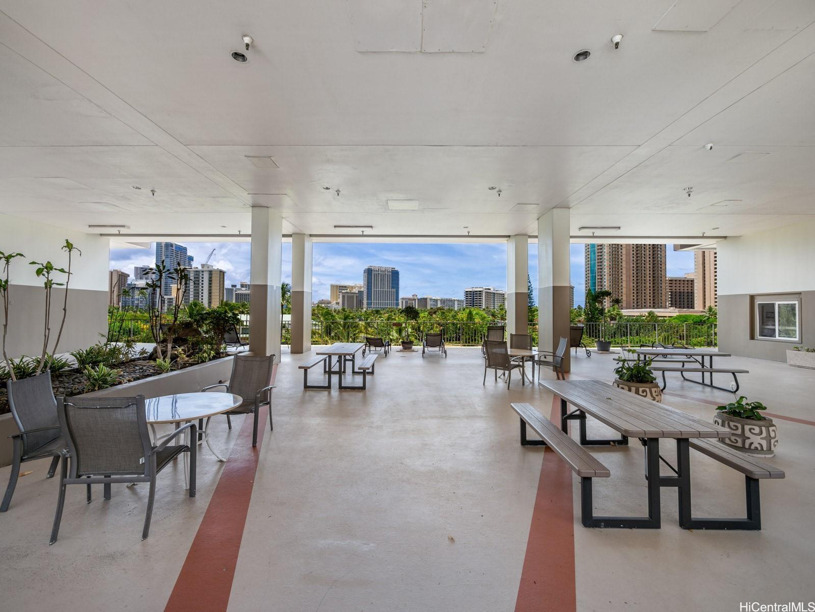 Inn On The Park condo # 706, Honolulu, Hawaii - photo 13 of 16