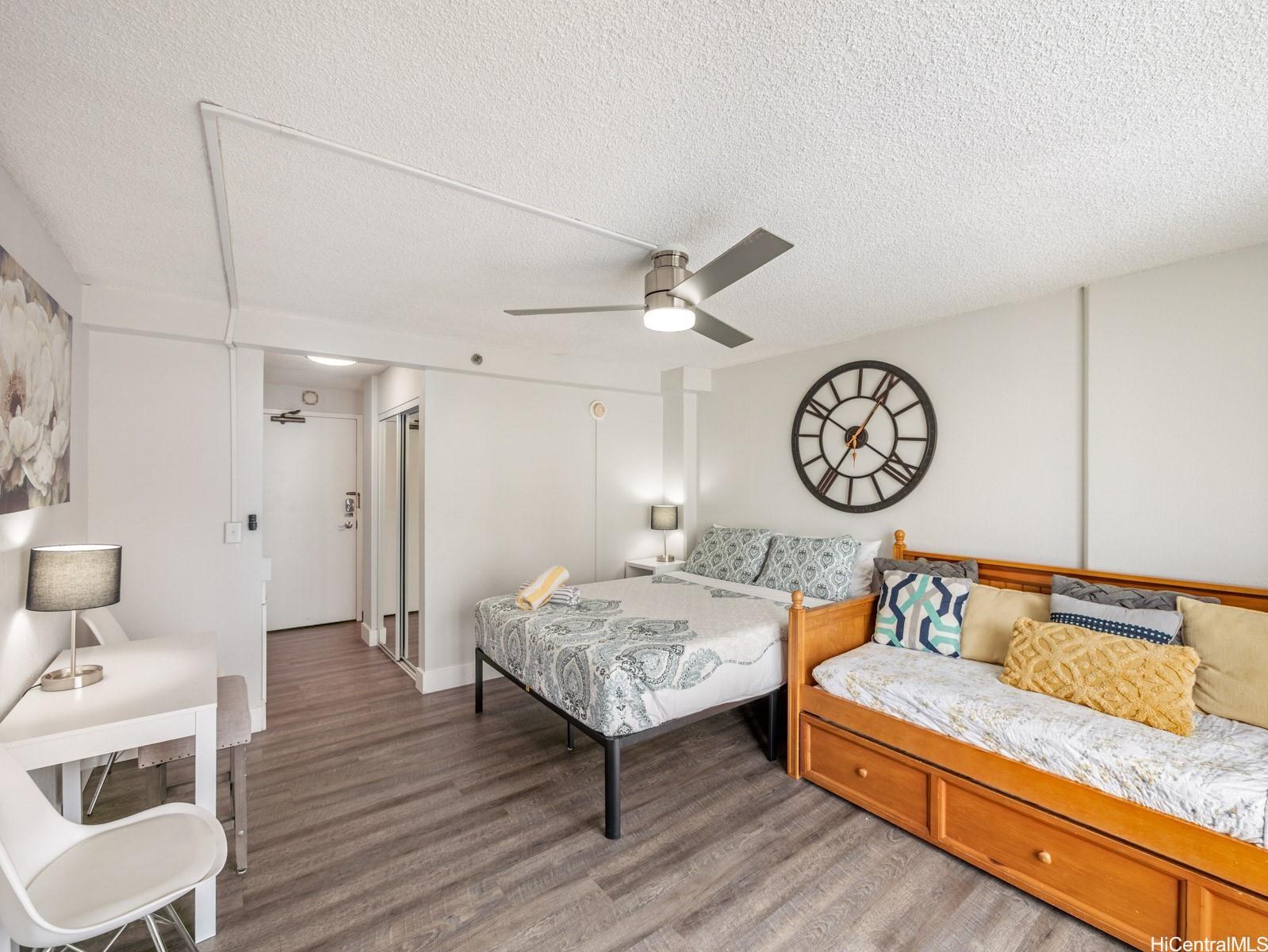 Inn On The Park condo # 706, Honolulu, Hawaii - photo 4 of 16