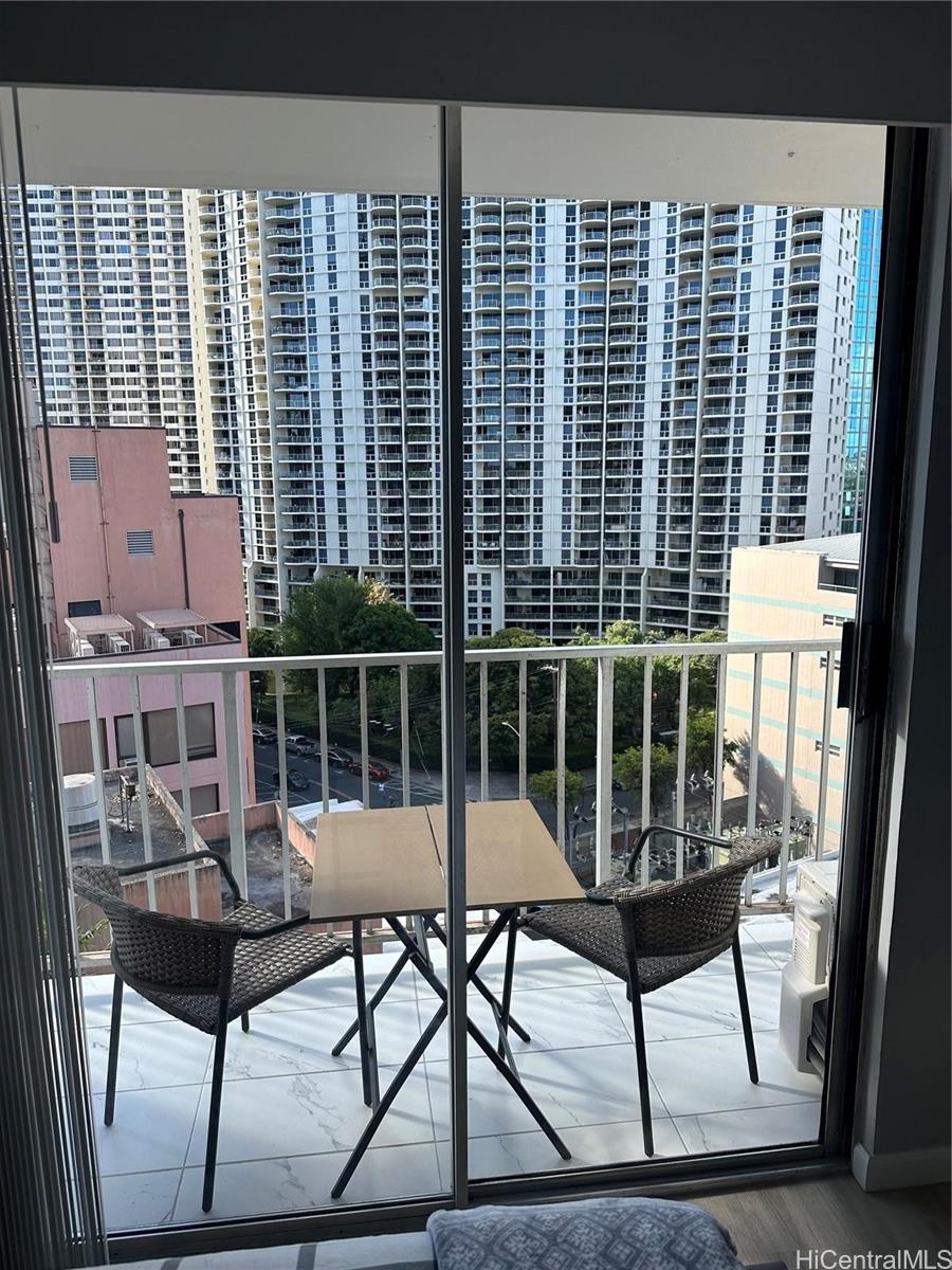 Inn On The Park condo # 910, Honolulu, Hawaii - photo 13 of 23