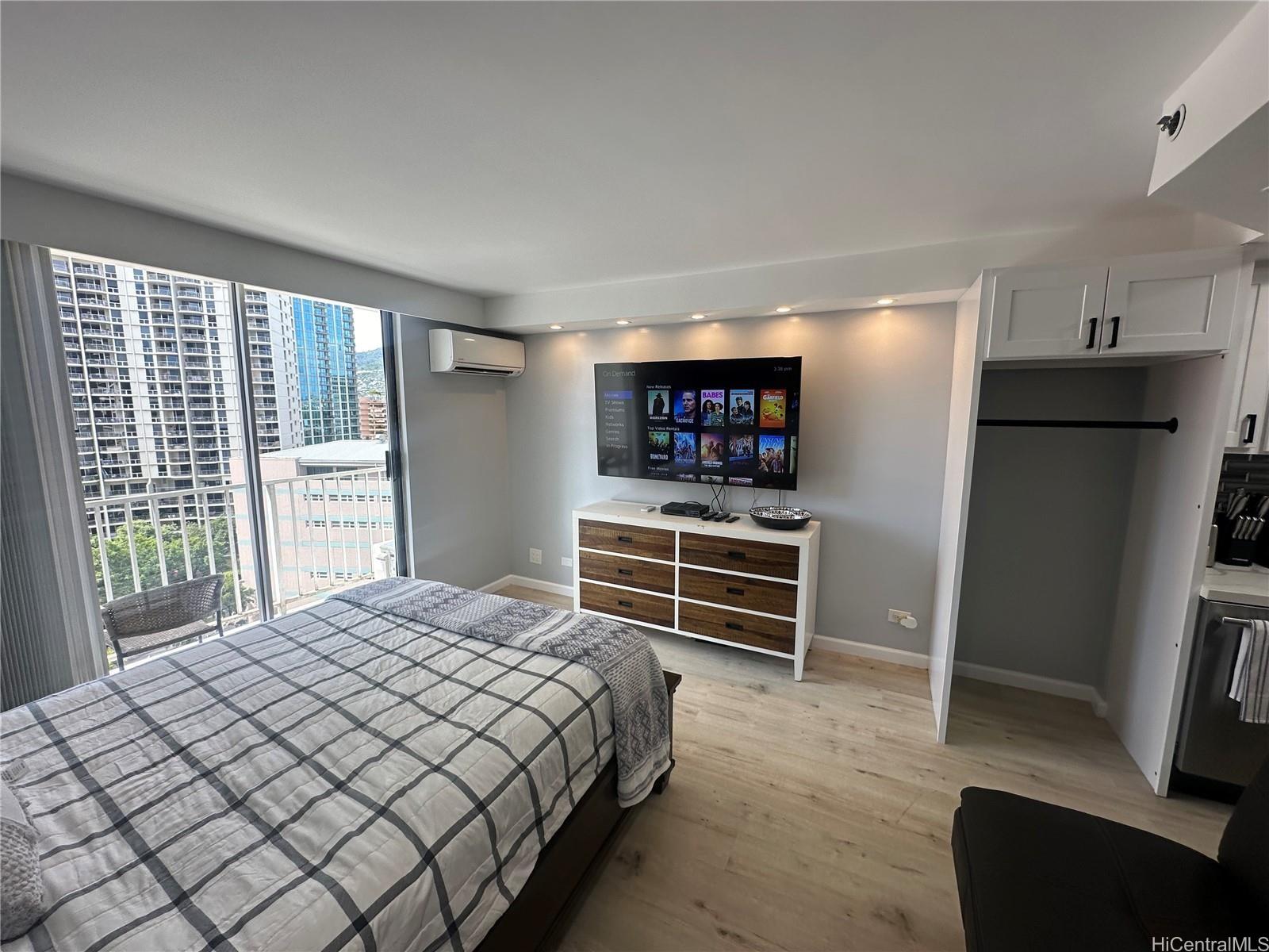 Inn On The Park condo # 910, Honolulu, Hawaii - photo 4 of 23