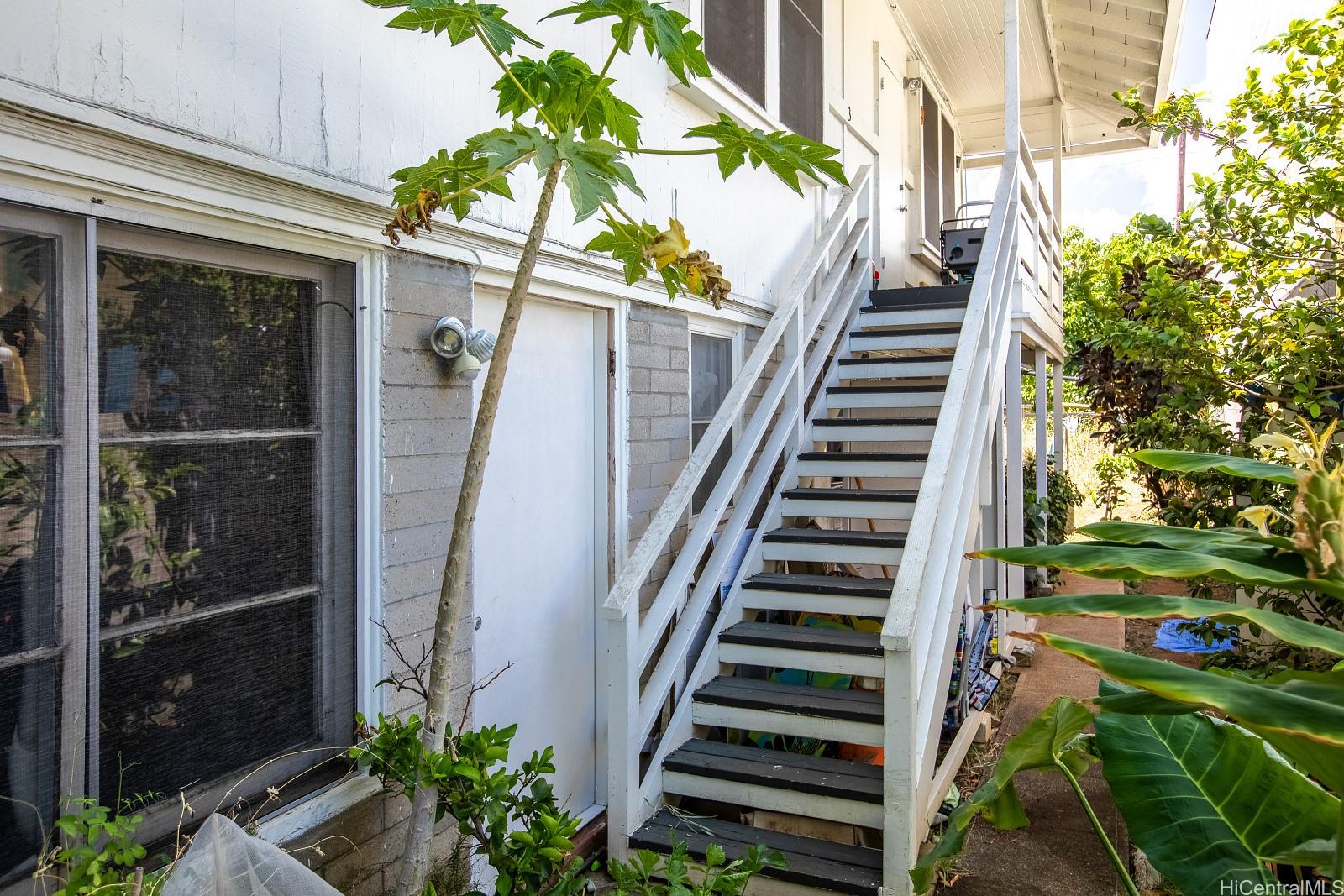 1924 Beretania Street Honolulu - Multi-family - photo 11 of 14