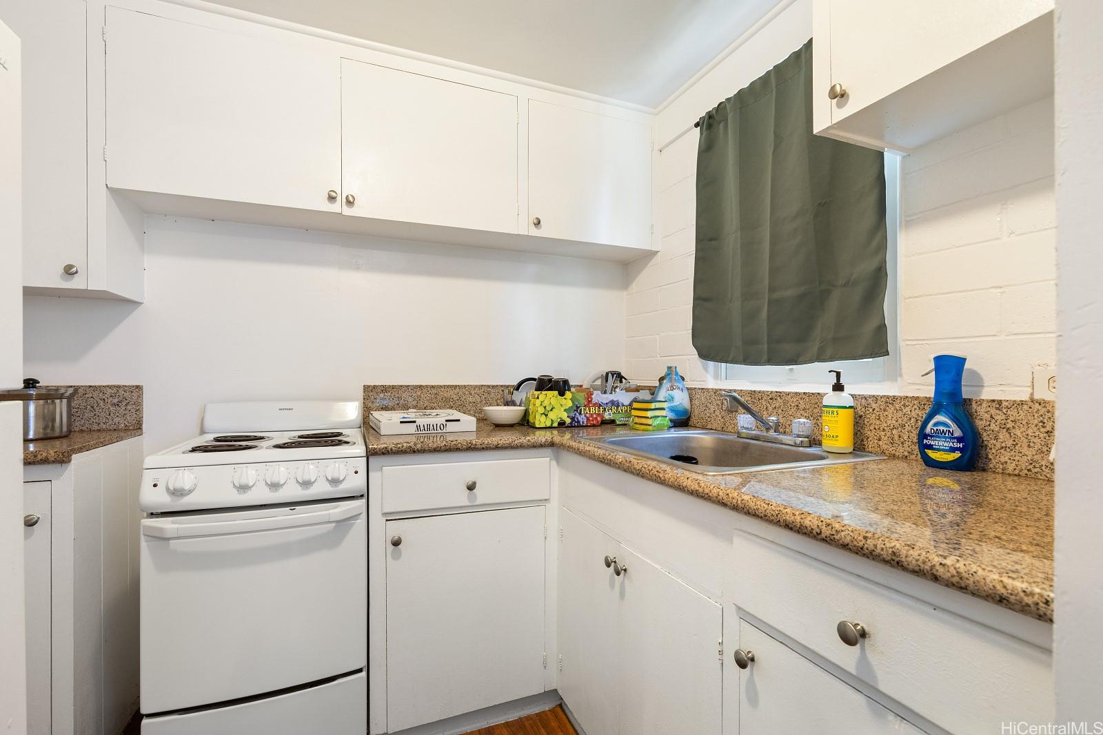 1924 Beretania Street Honolulu - Multi-family - photo 5 of 14