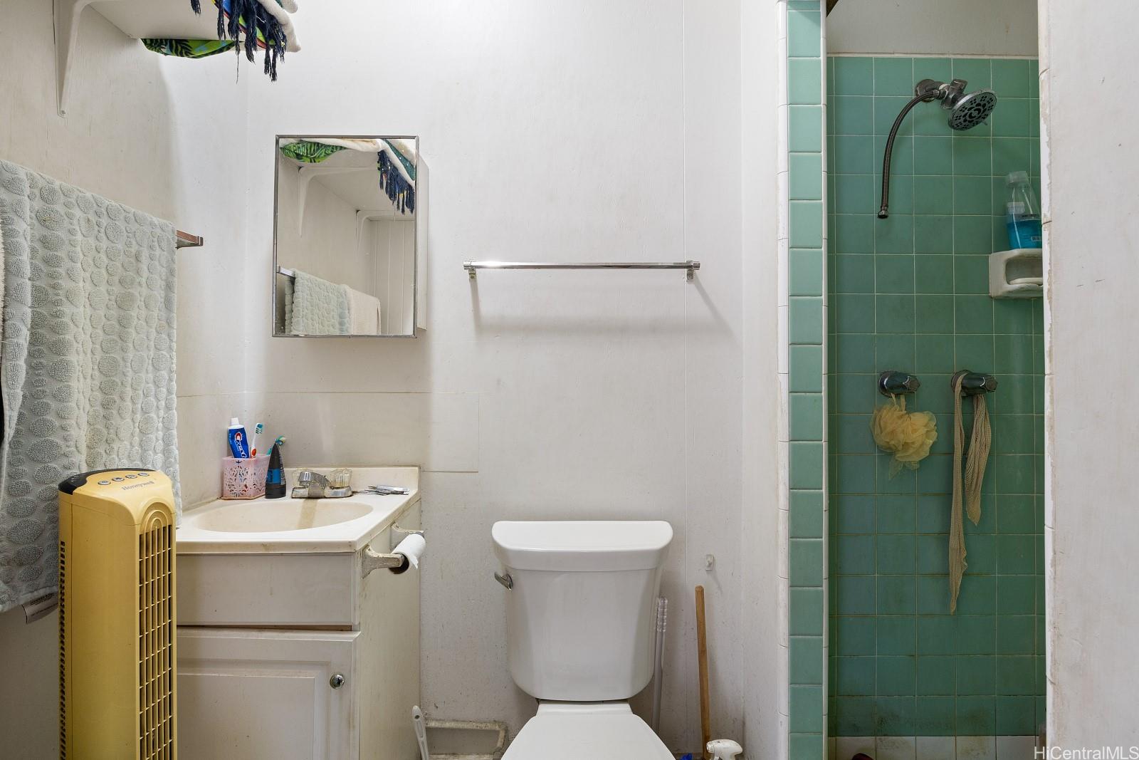 1924 Beretania Street Honolulu - Multi-family - photo 8 of 14