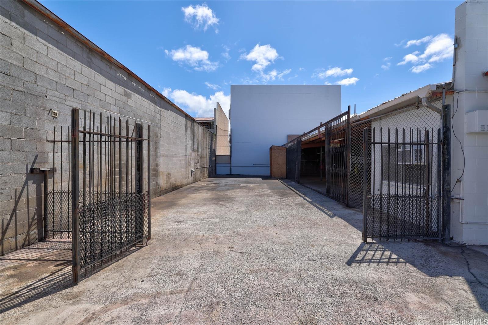 1924 Democrat St Honolulu Oahu commercial real estate photo4 of 16