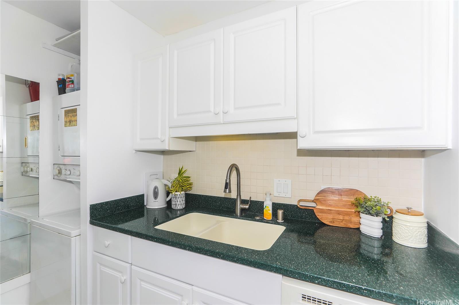 Pavilion at Waikiki condo # 1004, Honolulu, Hawaii - photo 4 of 25