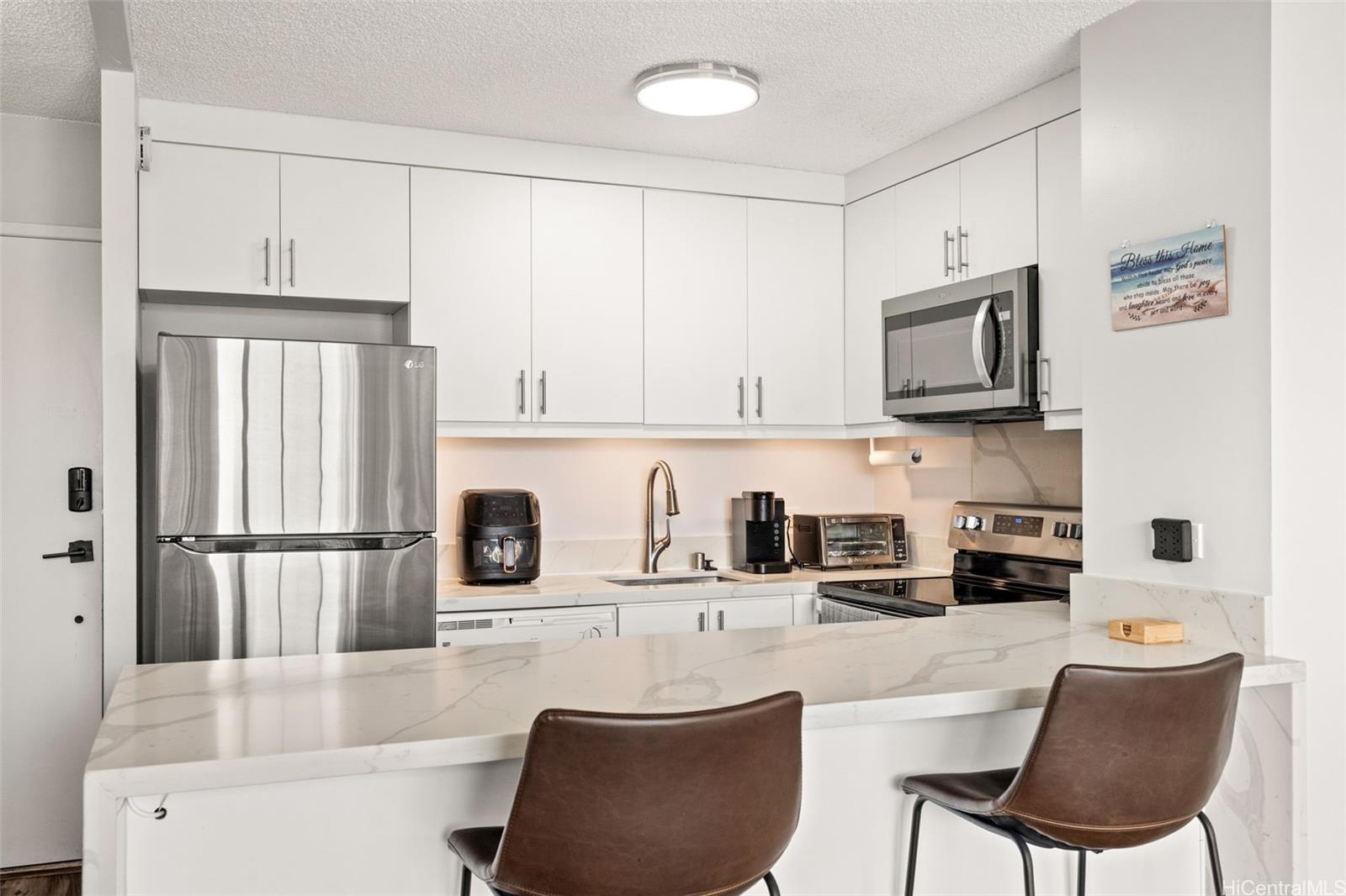 Pavilion at Waikiki condo # 1306, Honolulu, Hawaii - photo 4 of 23