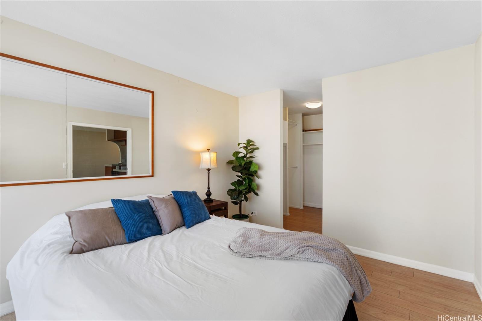 Pavilion at Waikiki condo # 1902, Honolulu, Hawaii - photo 6 of 22