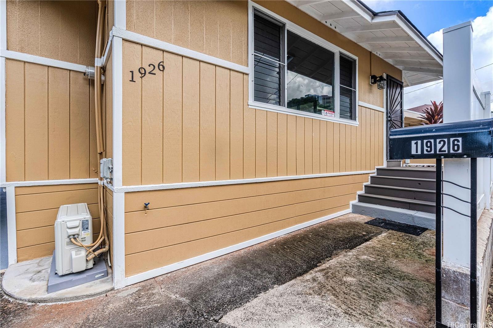 1926 Huina St Honolulu - Rental - photo 2 of 25