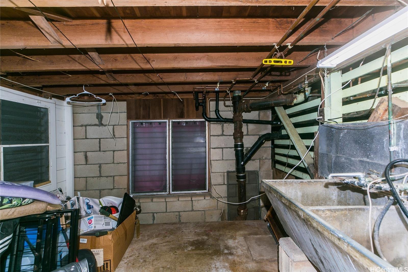 1929  Huea Pl Kalihi Valley, Honolulu home - photo 17 of 25