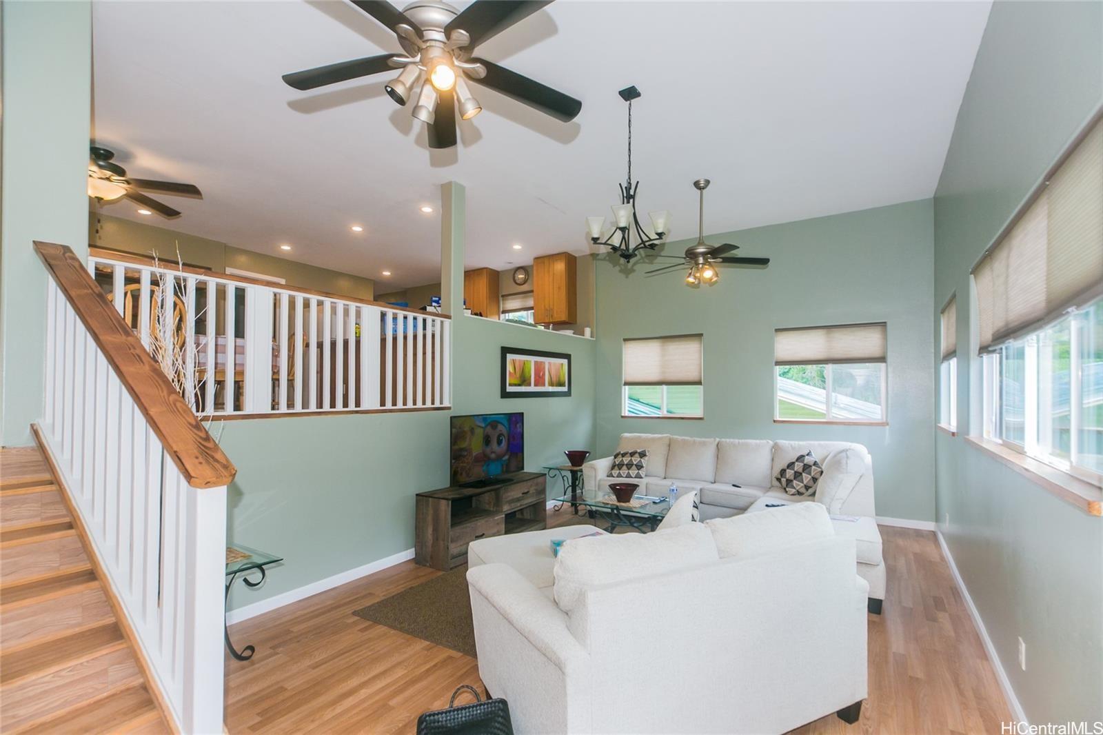 1929  Huea Pl Kalihi Valley, Honolulu home - photo 3 of 25