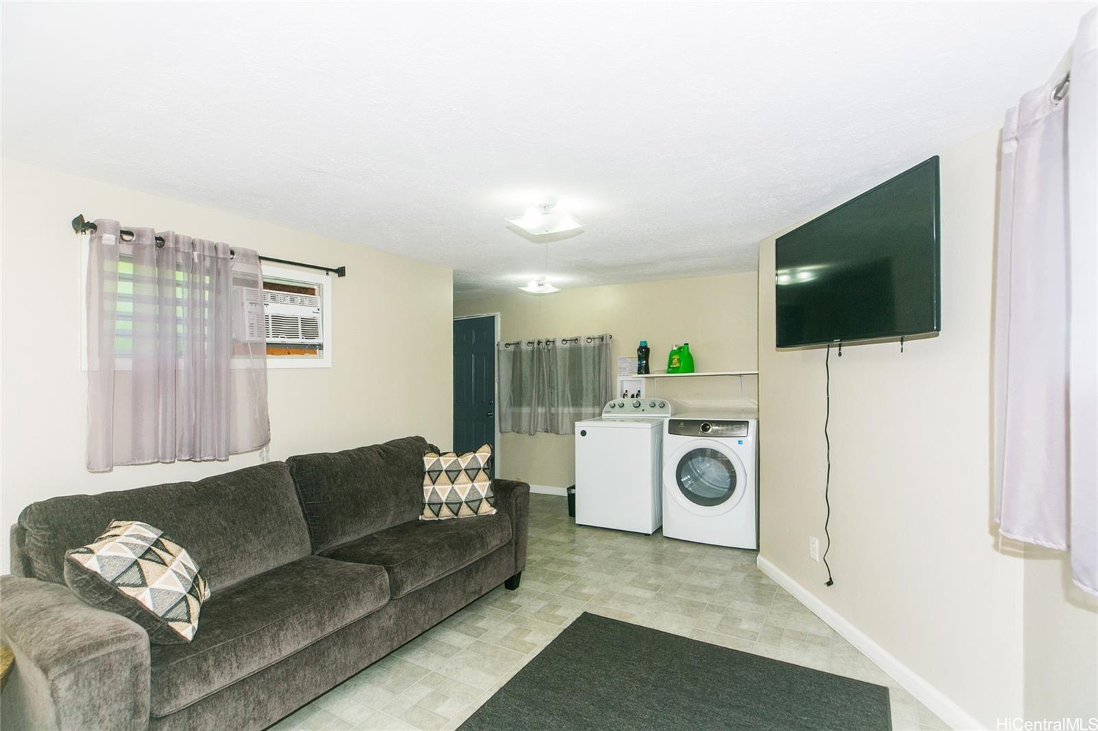 1929  Huea Pl Kalihi Valley, Honolulu home - photo 5 of 25