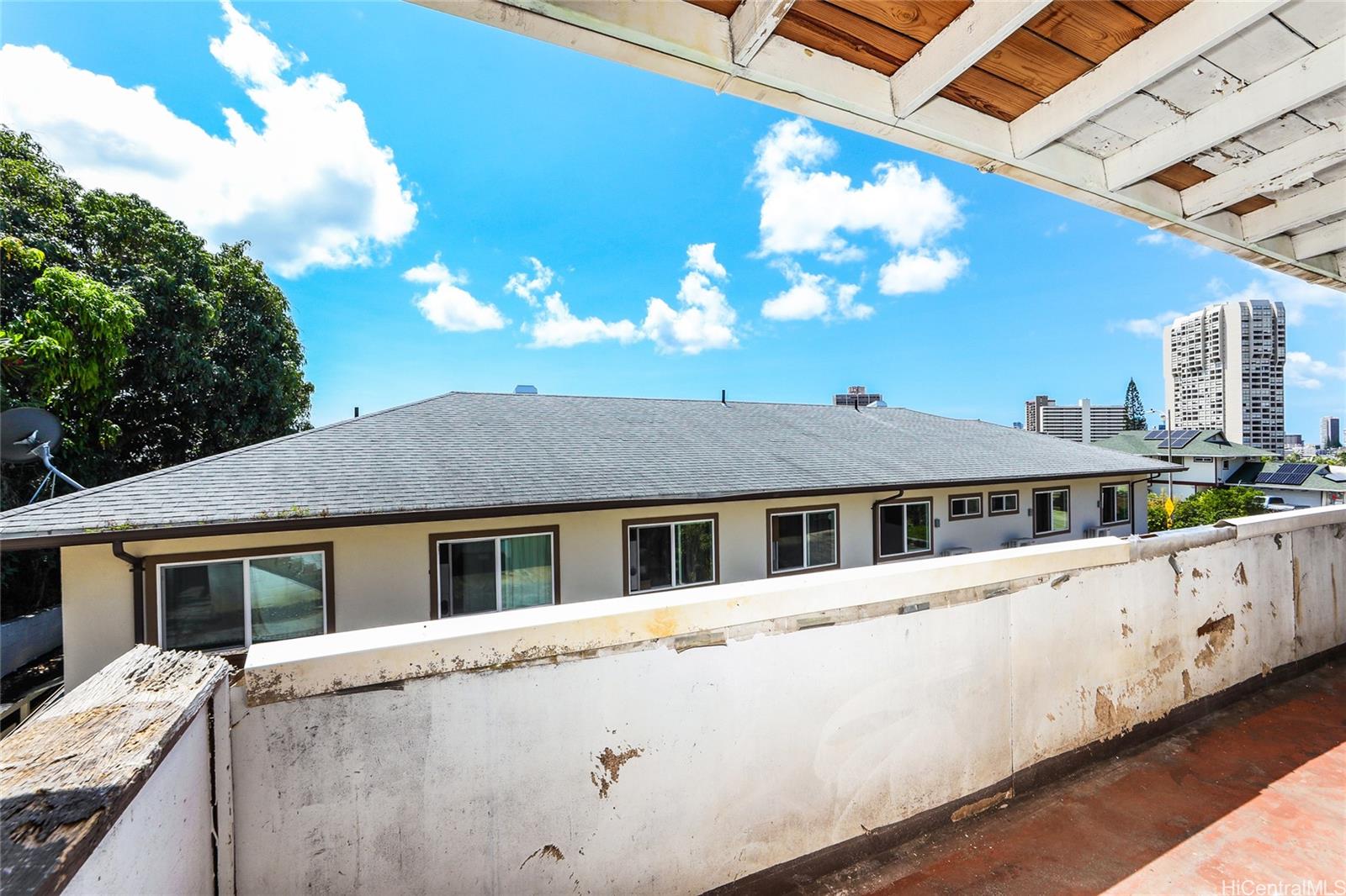 1929  Nehoa Place Makiki Heights, Honolulu home - photo 4 of 25