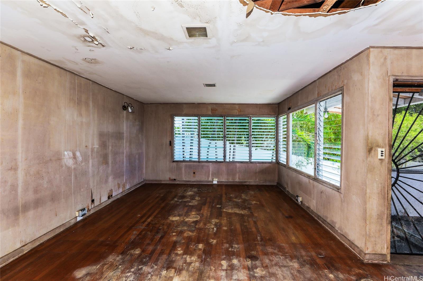 1929  Nehoa Place Makiki Heights, Honolulu home - photo 5 of 25