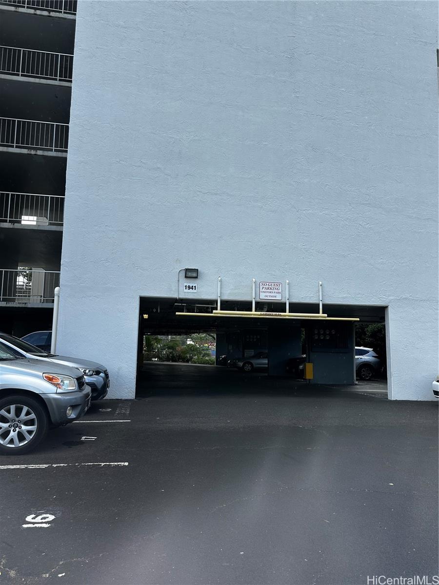 Kaualana Manor 1 condo # 806, Honolulu, Hawaii - photo 2 of 12