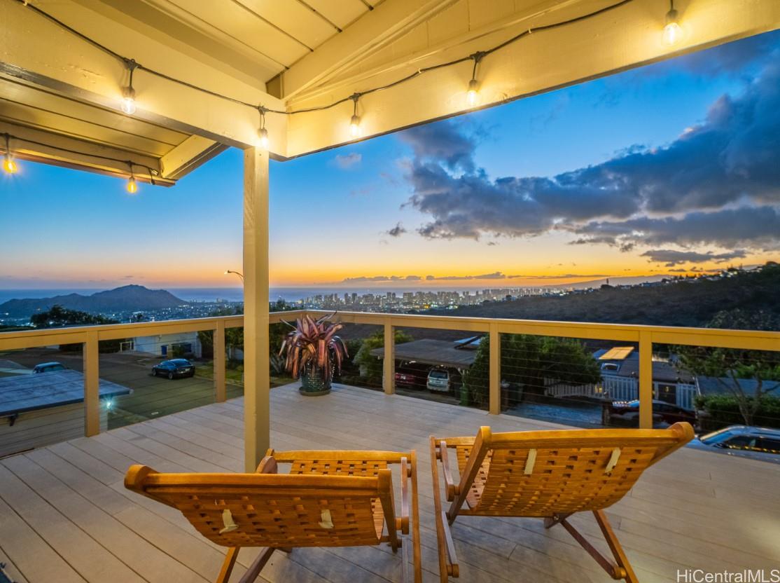 1947  Alaeloa Street Waialae Nui Rdge, Diamond Head home - photo 2 of 25