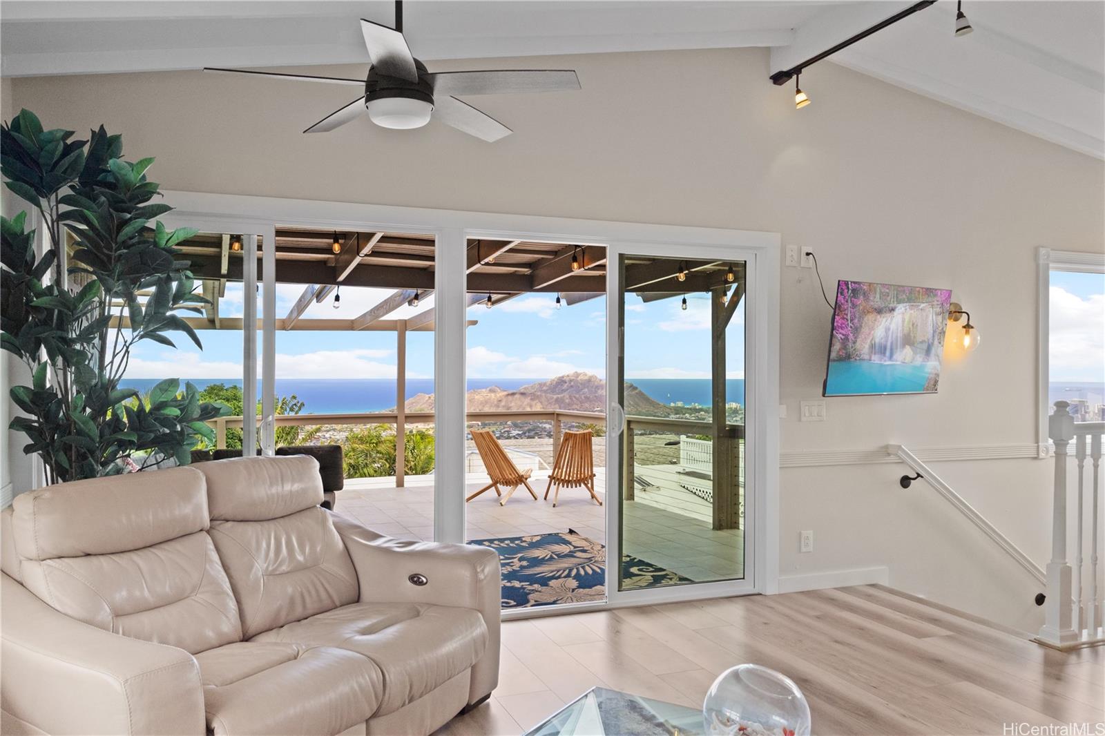 1947  Alaeloa Street Waialae Nui Rdge, Diamond Head home - photo 11 of 25