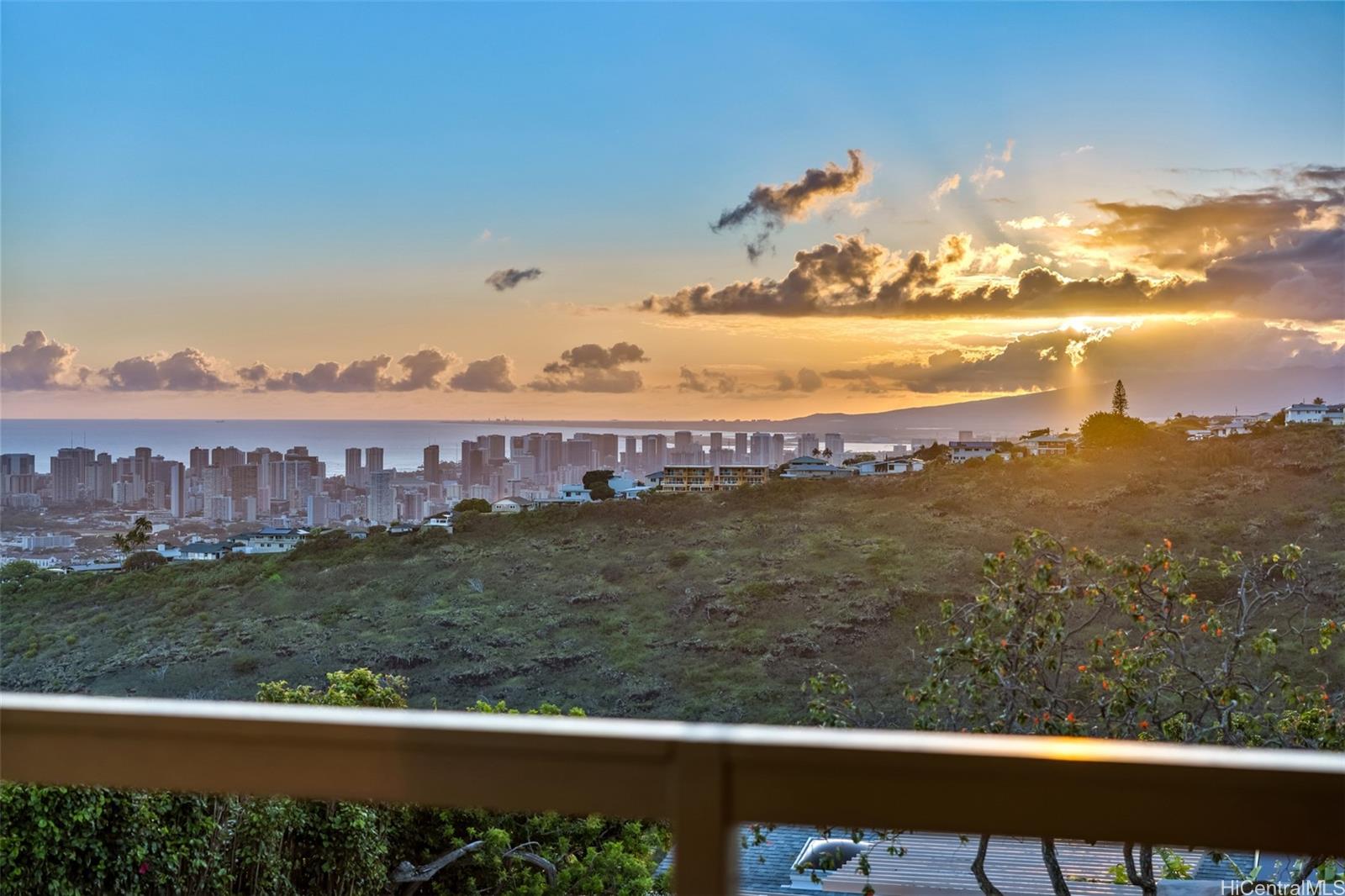 1947  Alaeloa Street Waialae Nui Rdge, Diamond Head home - photo 25 of 25