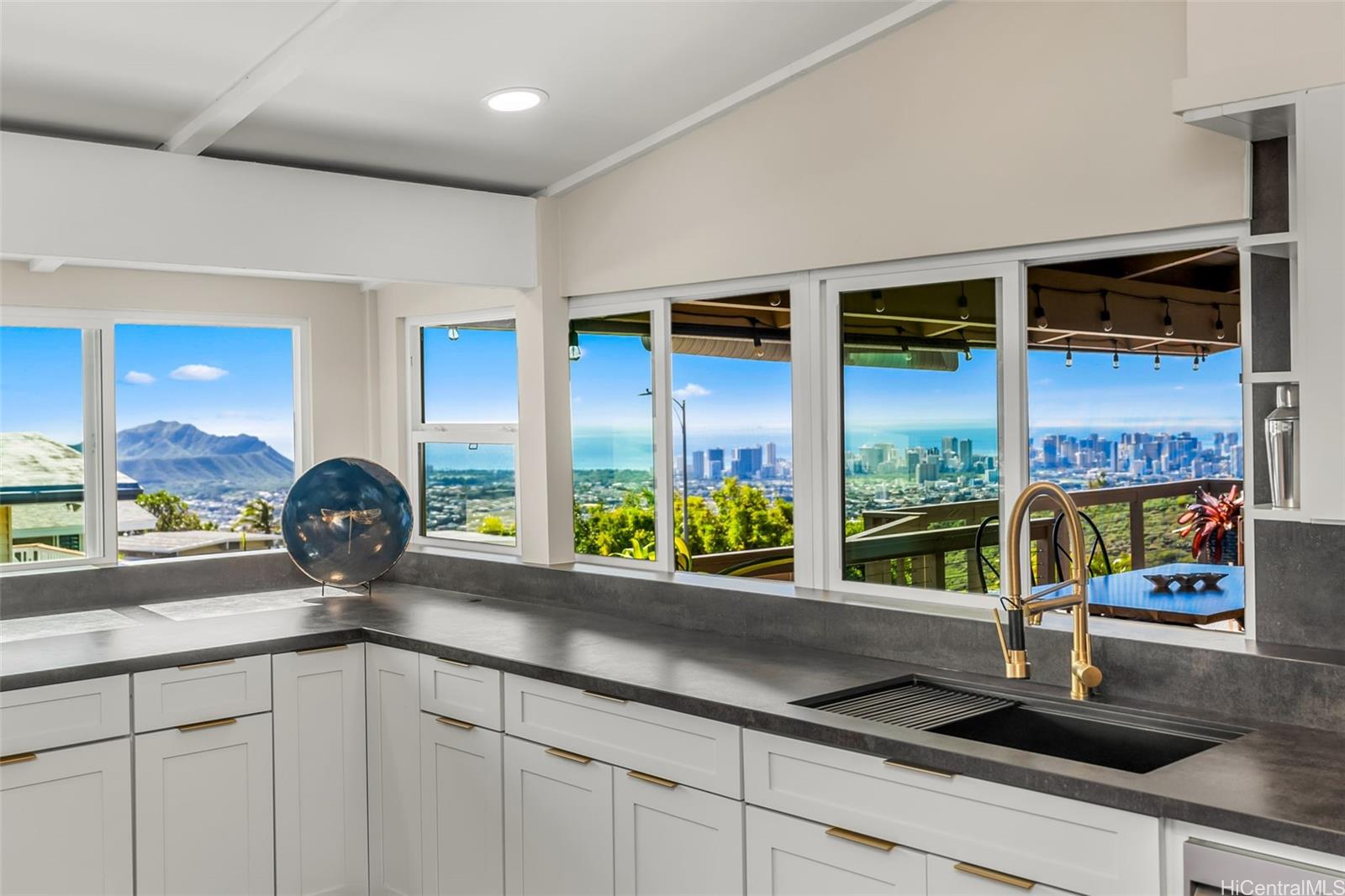 1947  Alaeloa Street Waialae Nui Rdge, Diamond Head home - photo 8 of 25