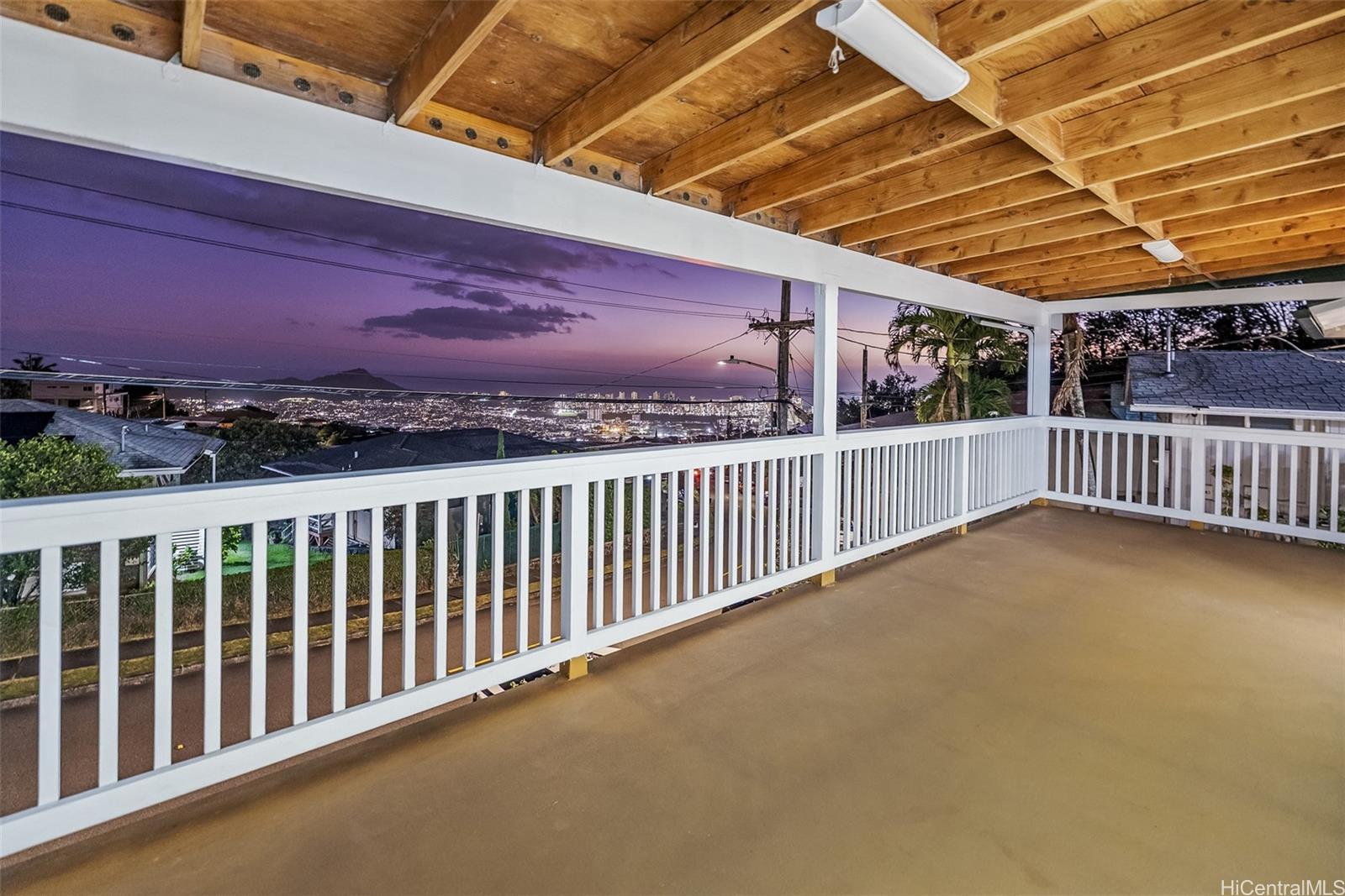 1952  Bertram St St. Louis, Diamond Head home - photo 2 of 25