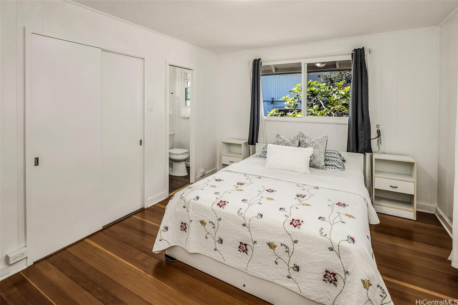 1952  Bertram St St. Louis, Diamond Head home - photo 11 of 25