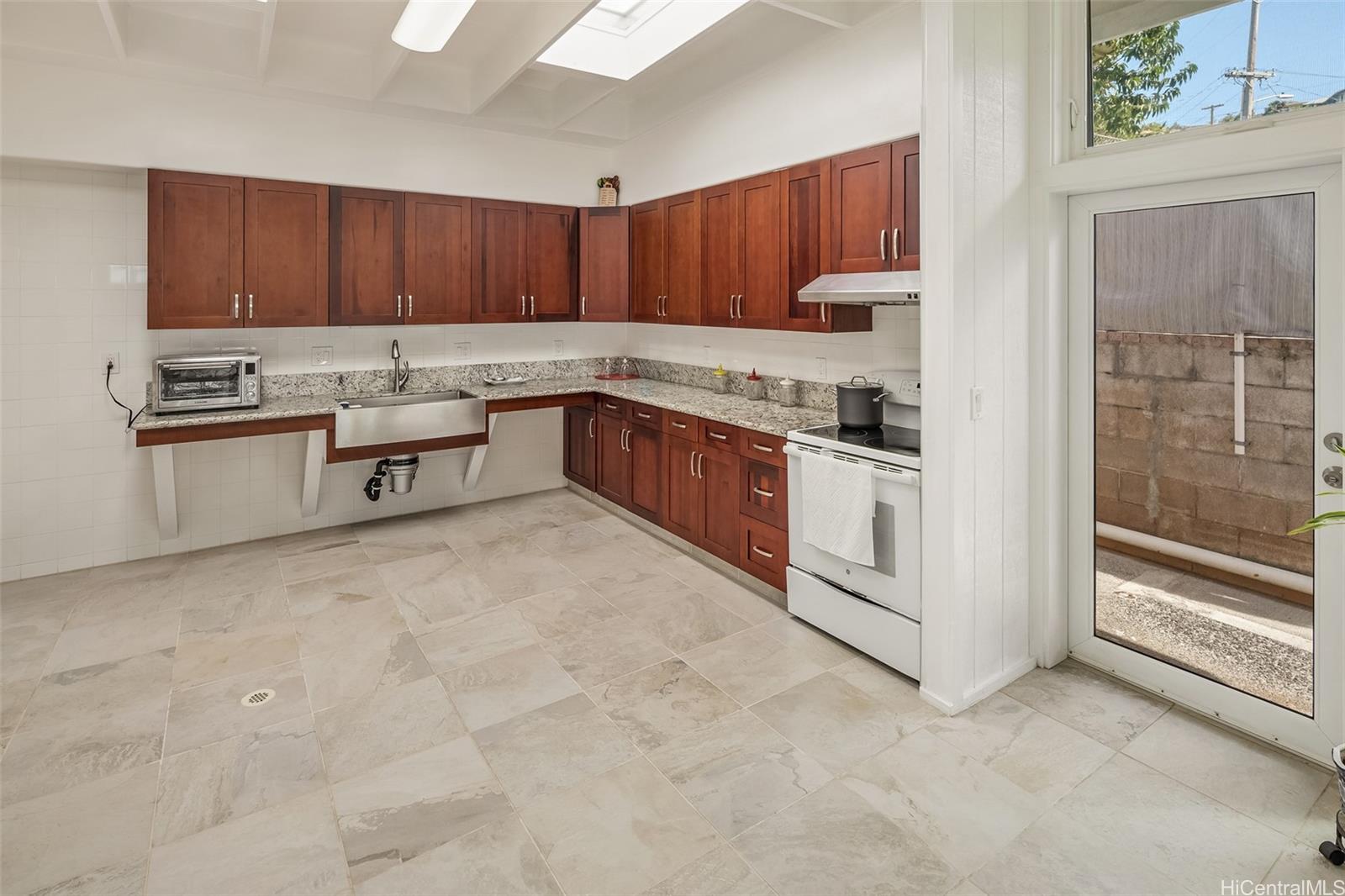 1952  Bertram St St. Louis, Diamond Head home - photo 15 of 25